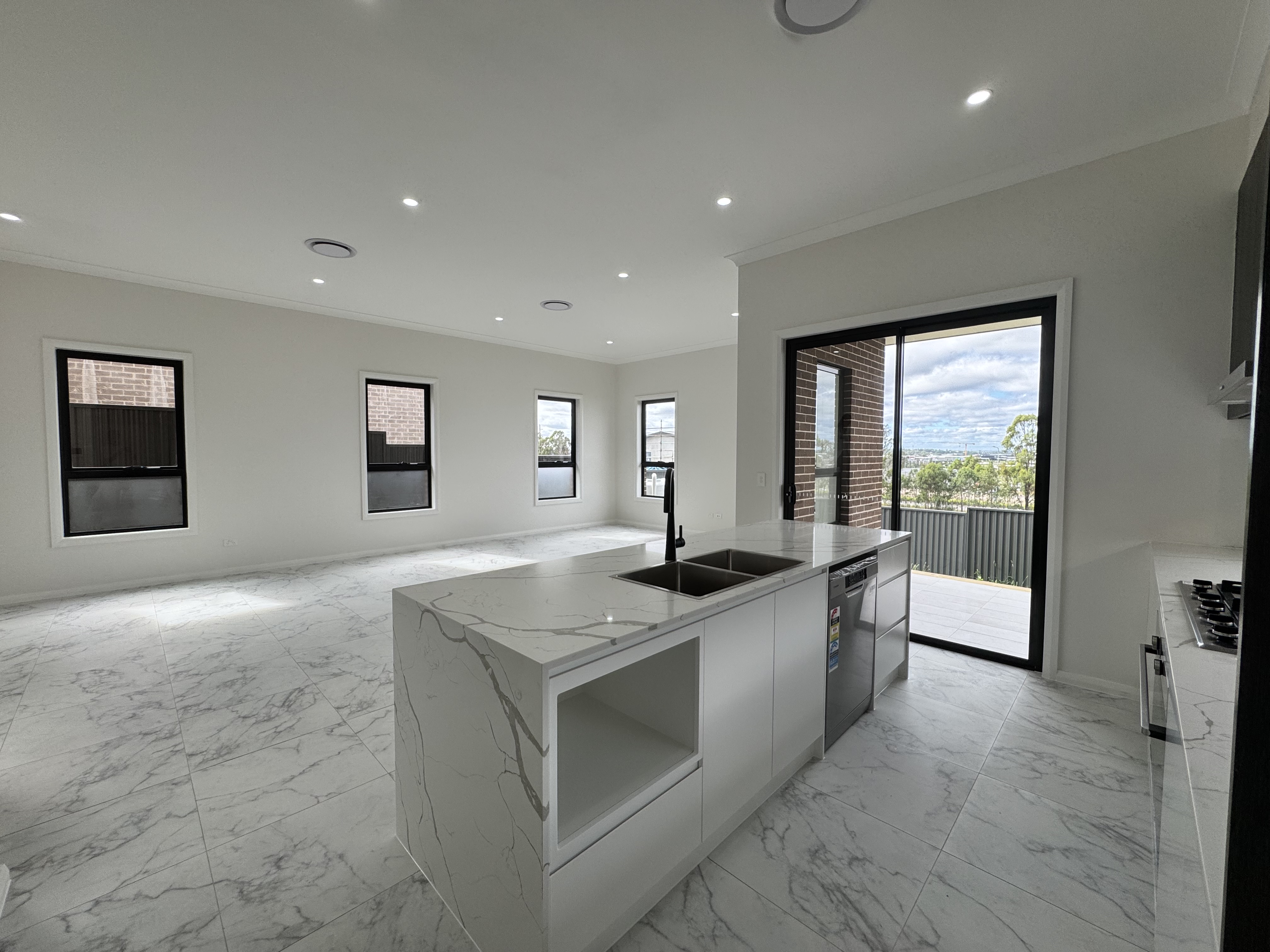 22 Starling Street - Main View 2