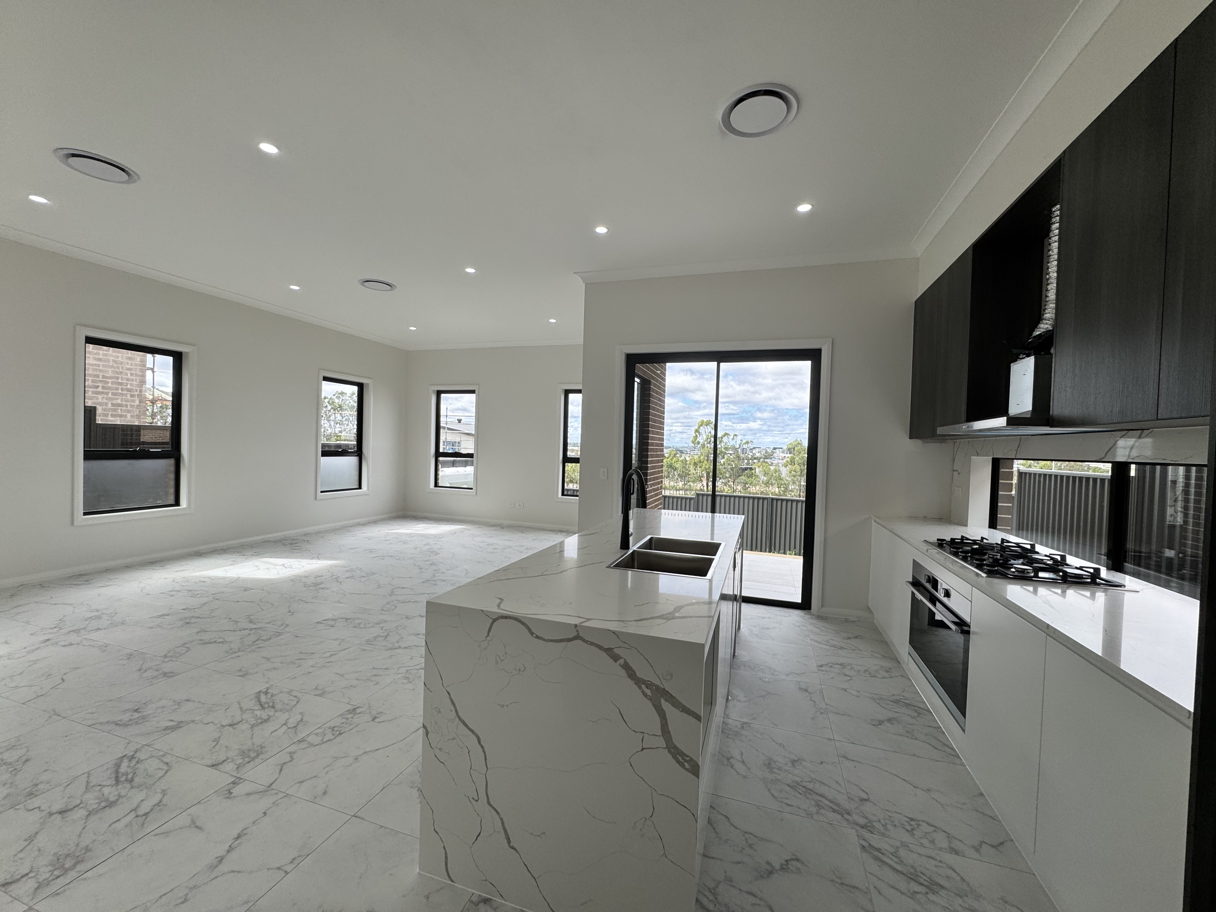 22 Starling Street - Main View 4