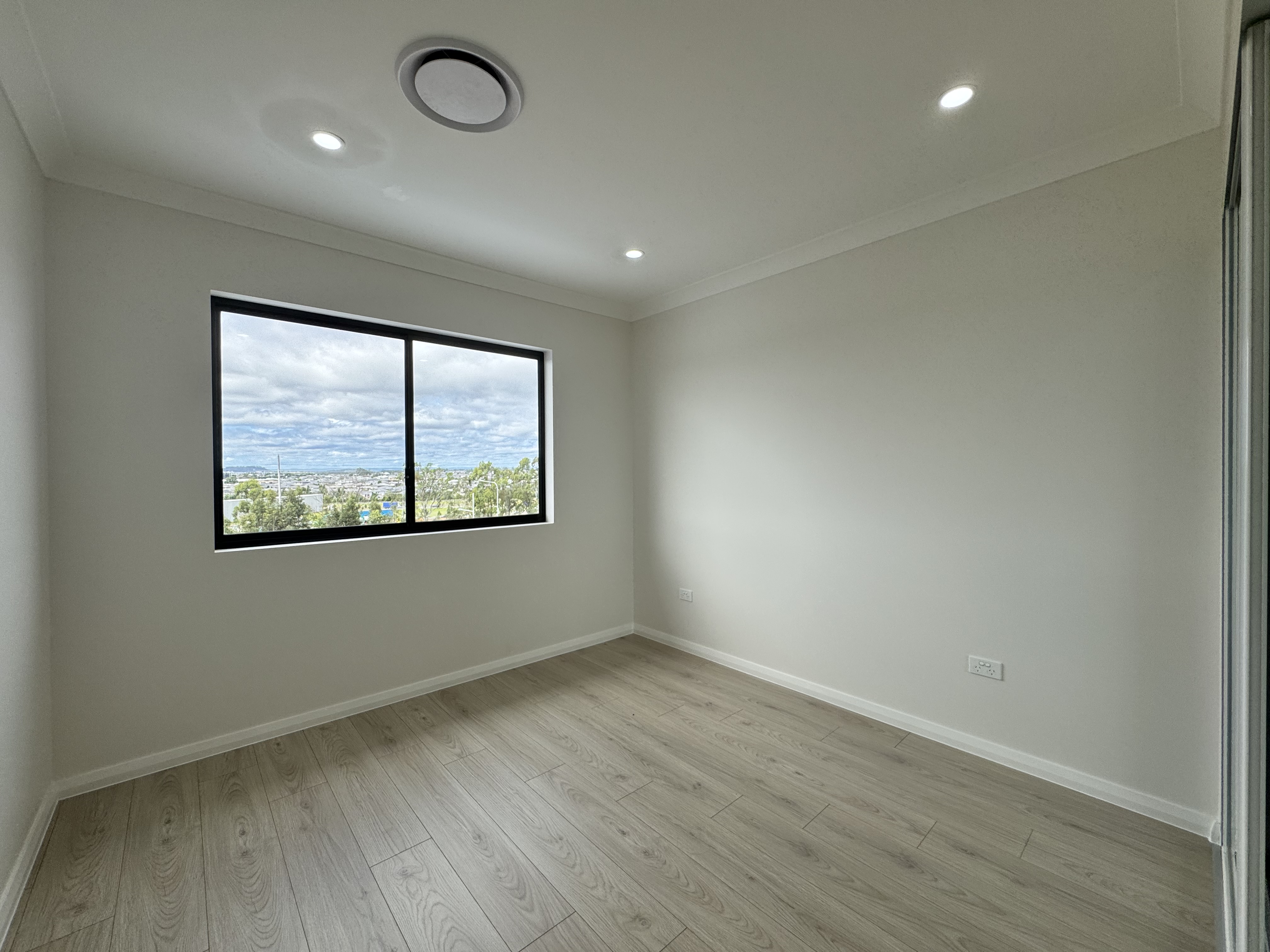 22 Starling Street - Main View 6