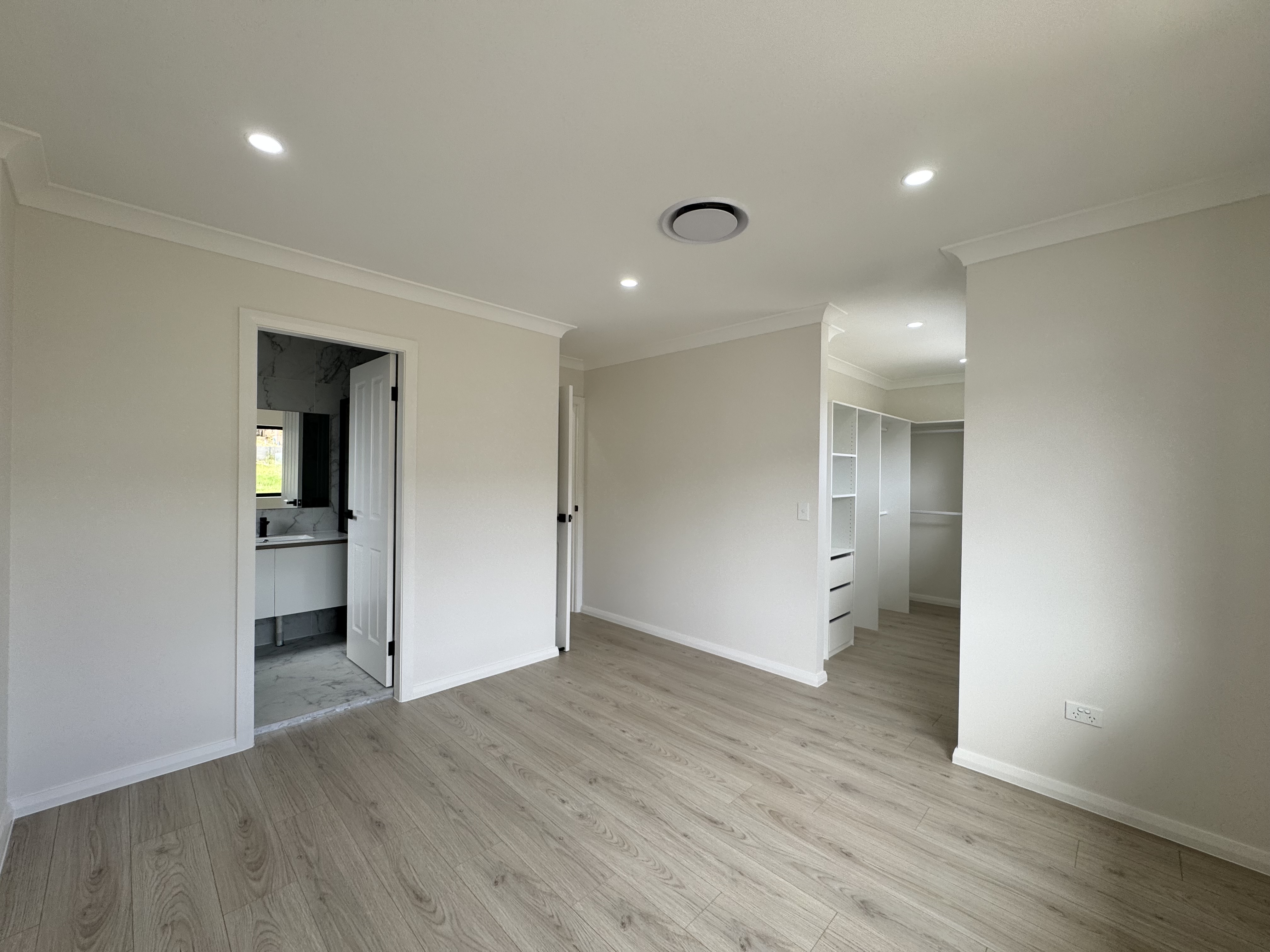 22 Starling Street - Main View 9
