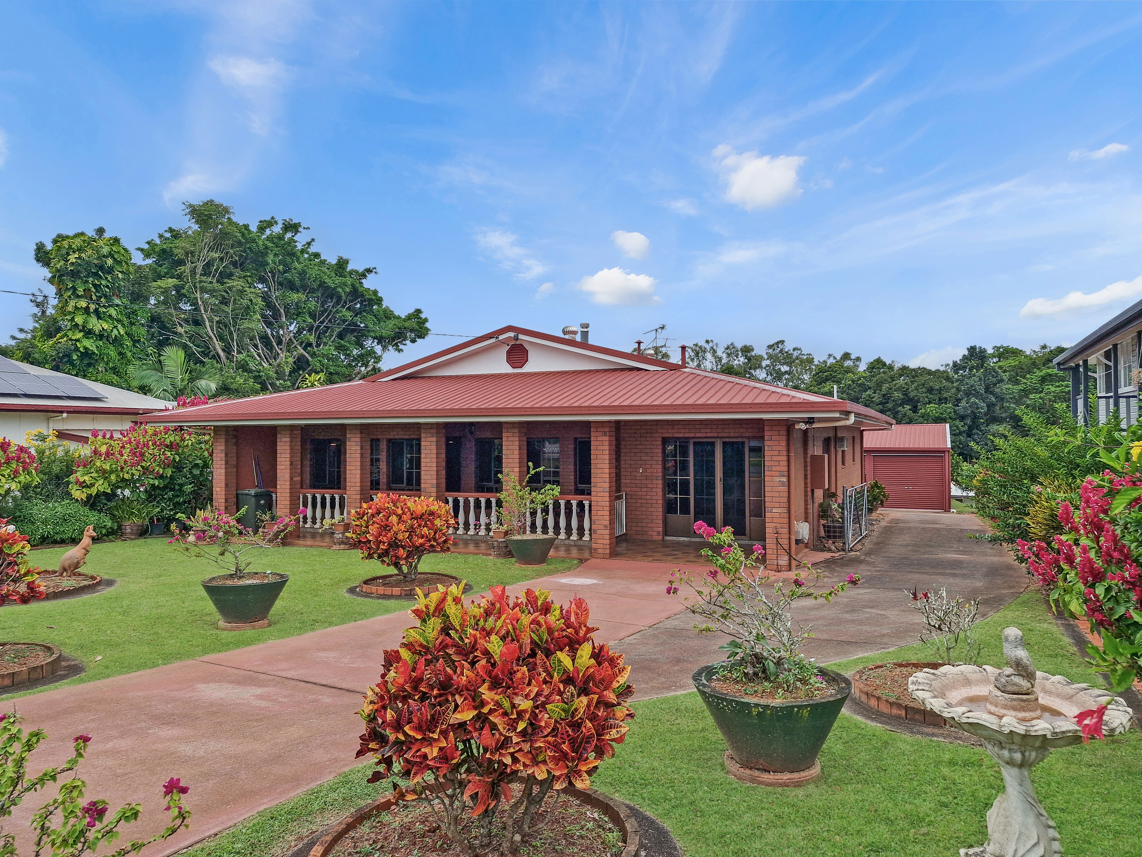 13 Golf Links Road, Atherton