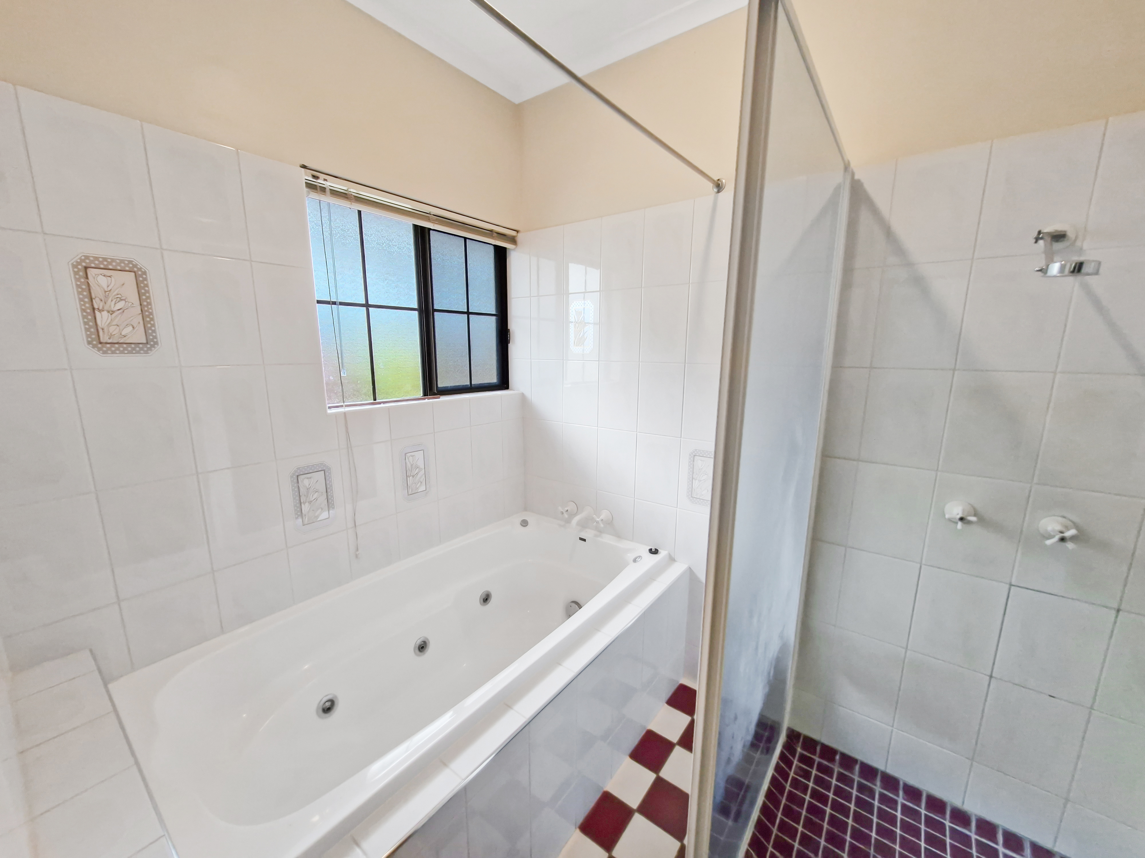 13 Golf Links Road, Atherton