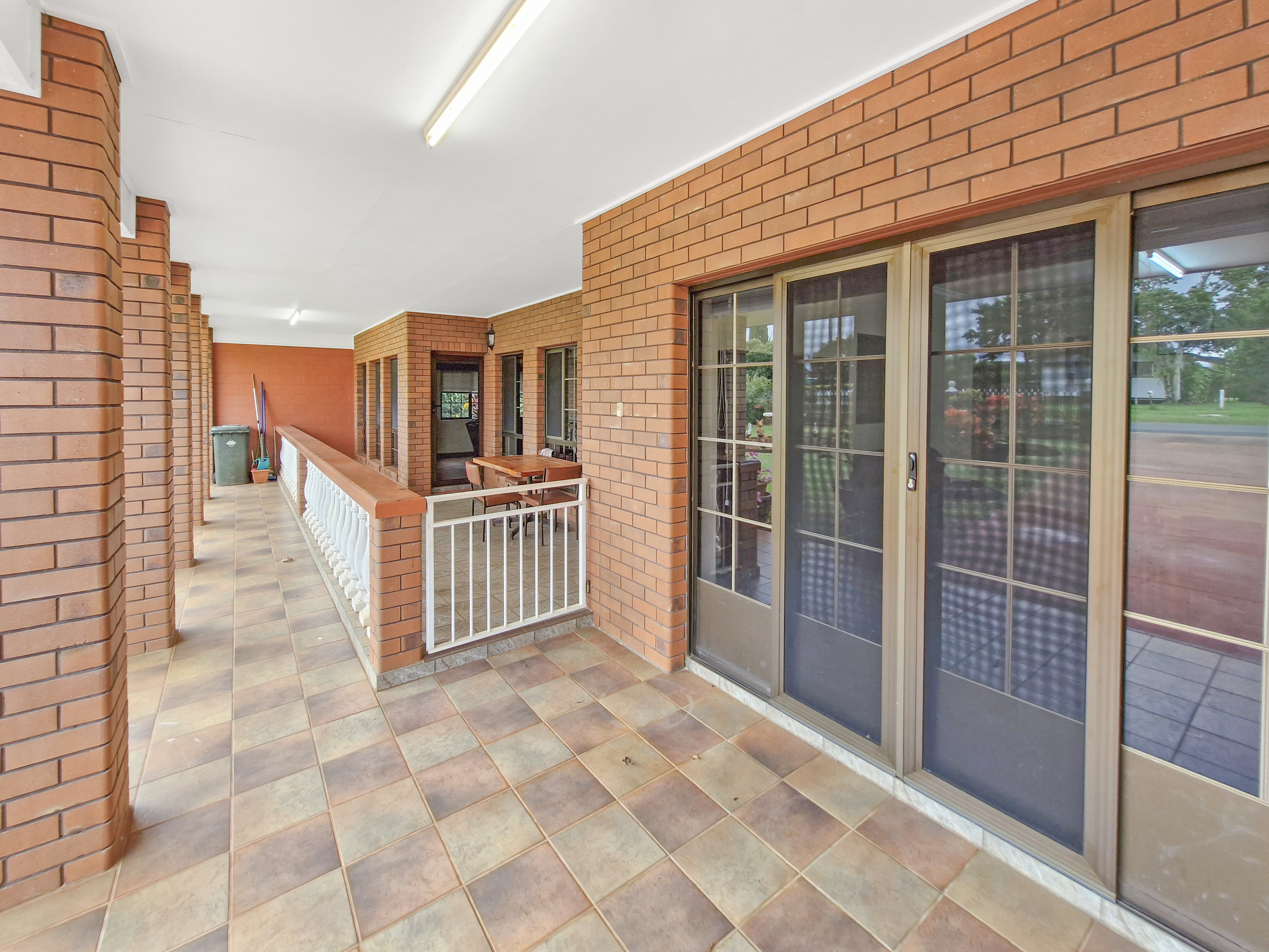 13 Golf Links Road, Atherton