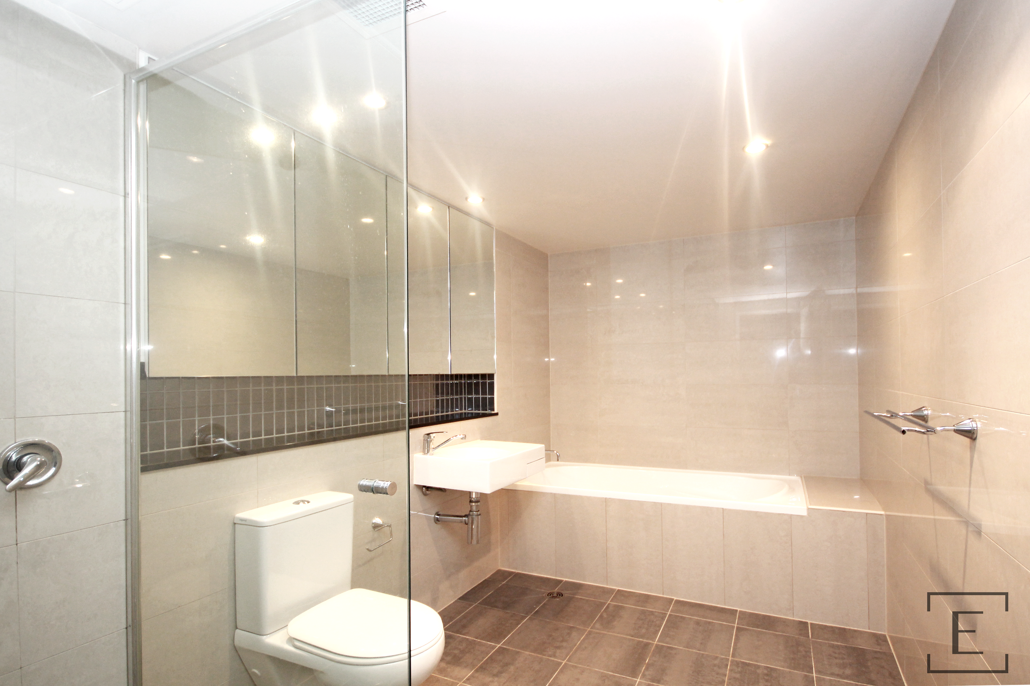 8 / 21 Angas Street, Meadowbank