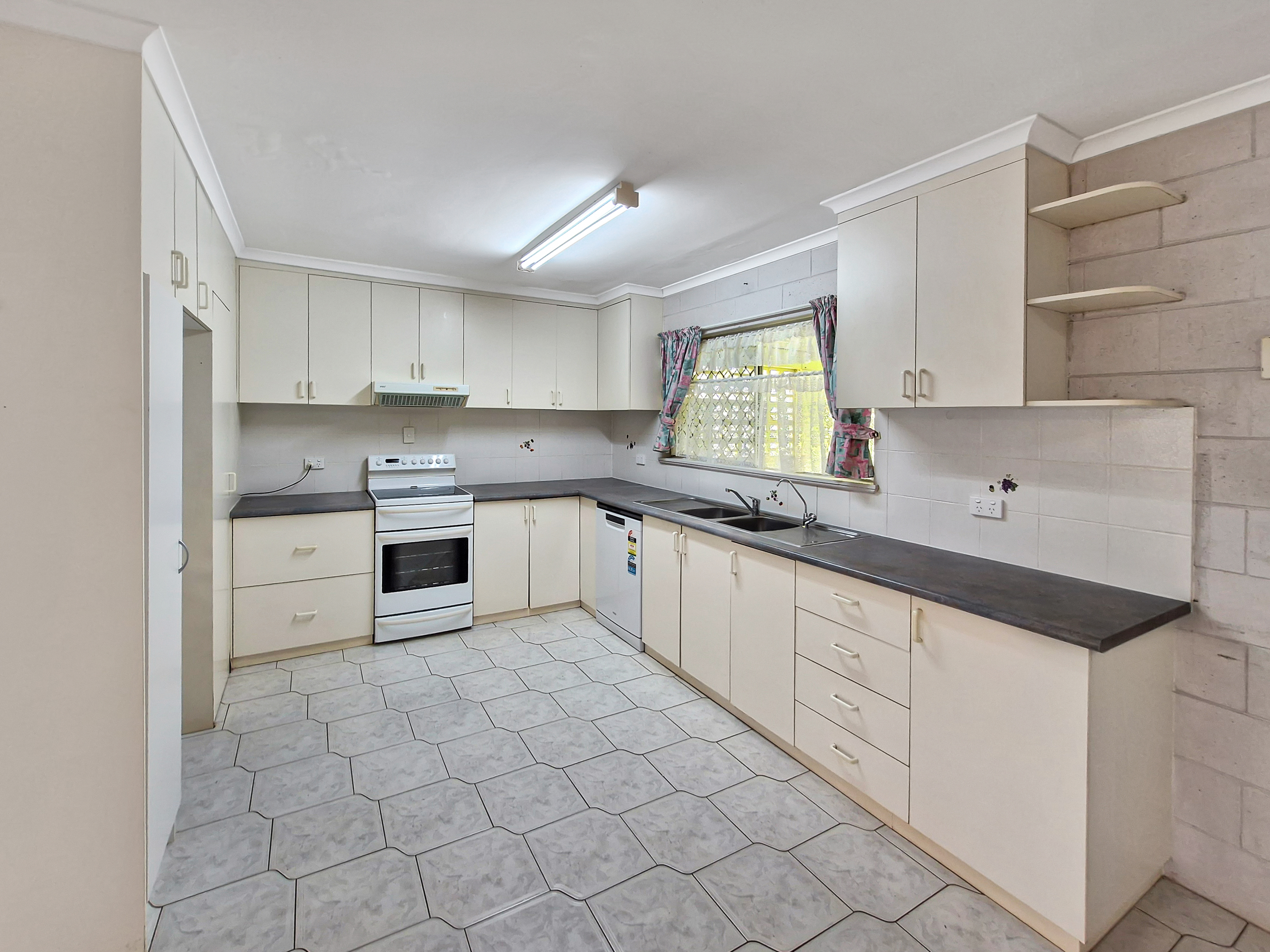 17 Viola Street, Atherton