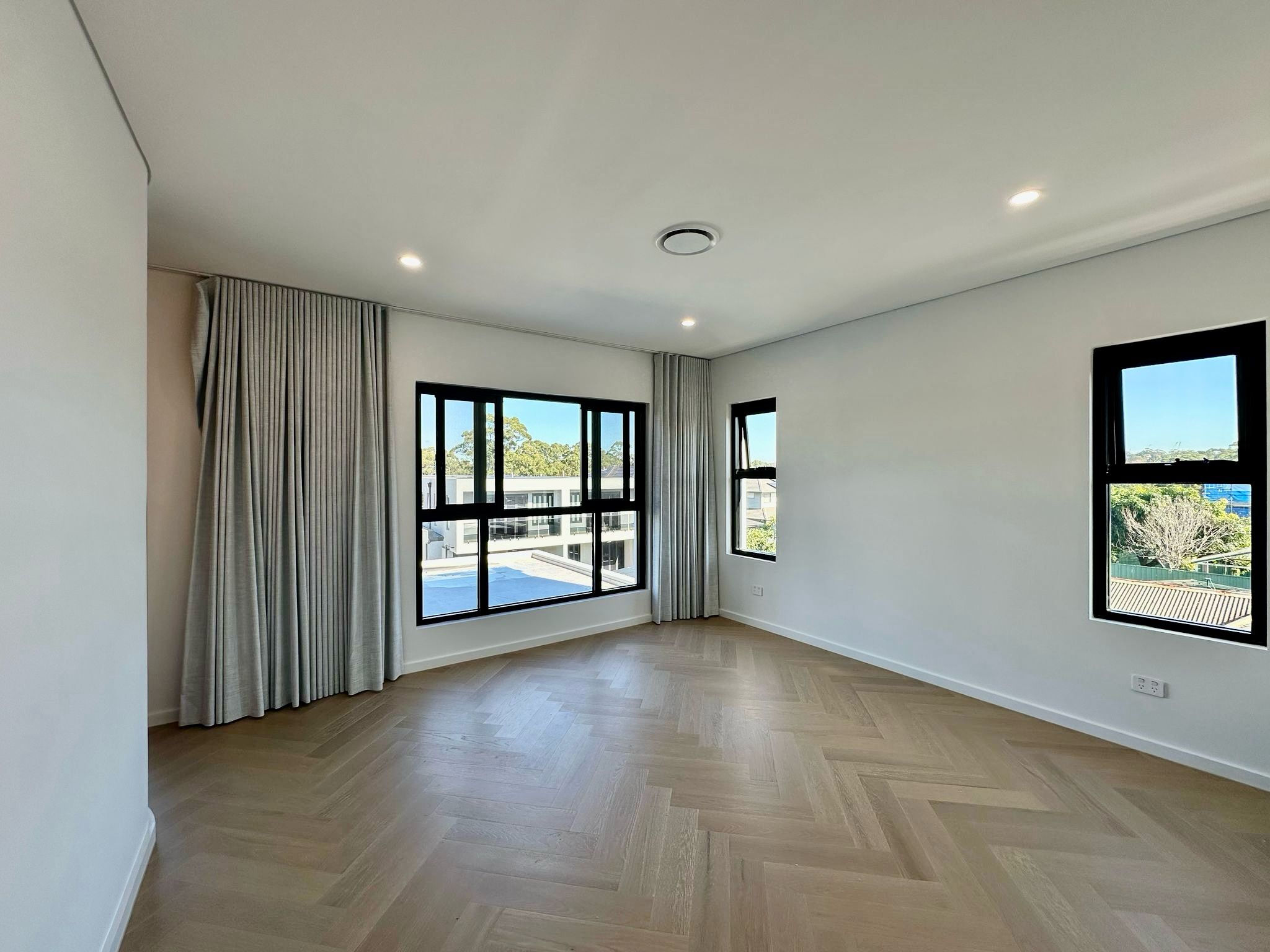 56 Trevitt Road - Lightbox View 5