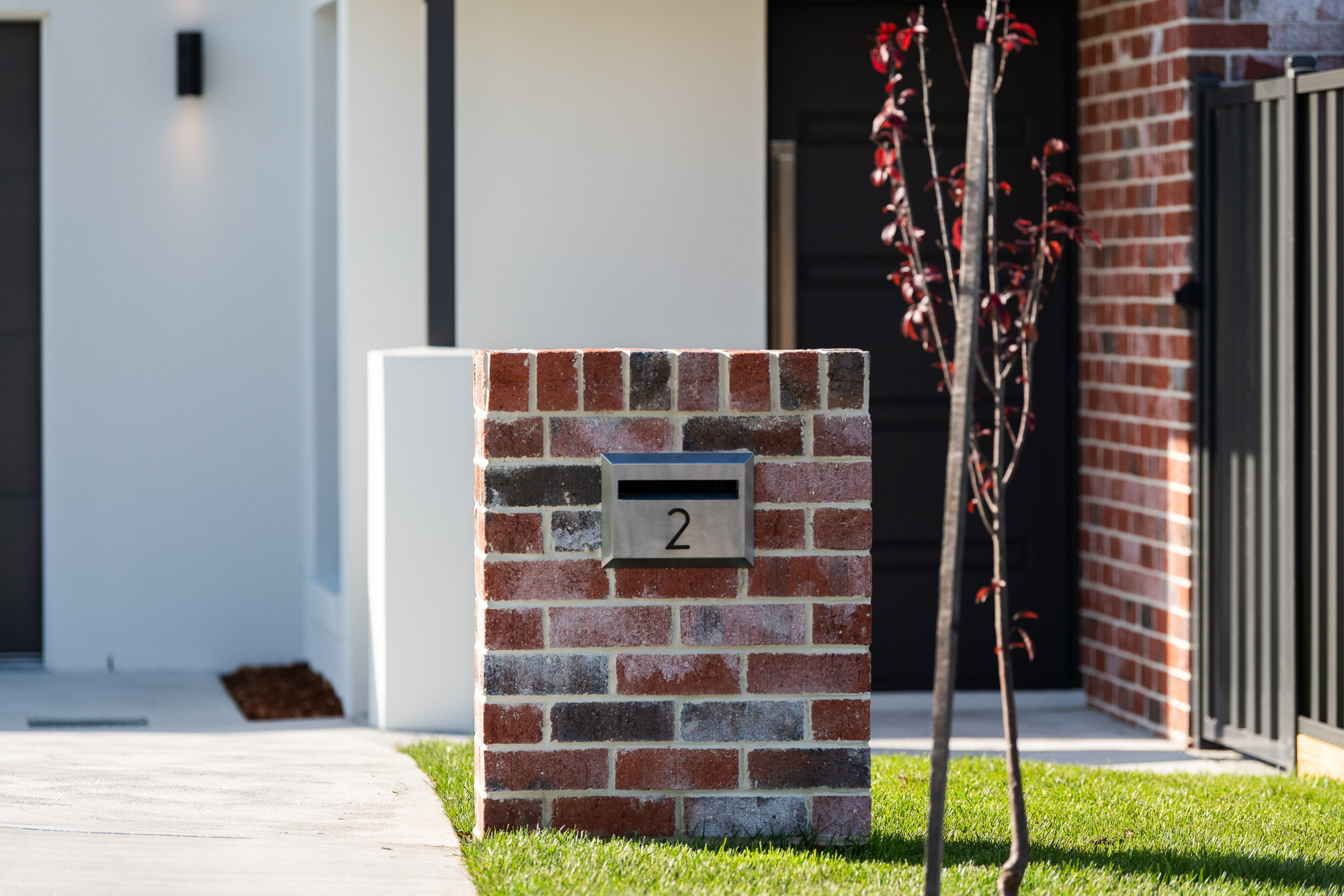 2 Leeman Court, Riverside