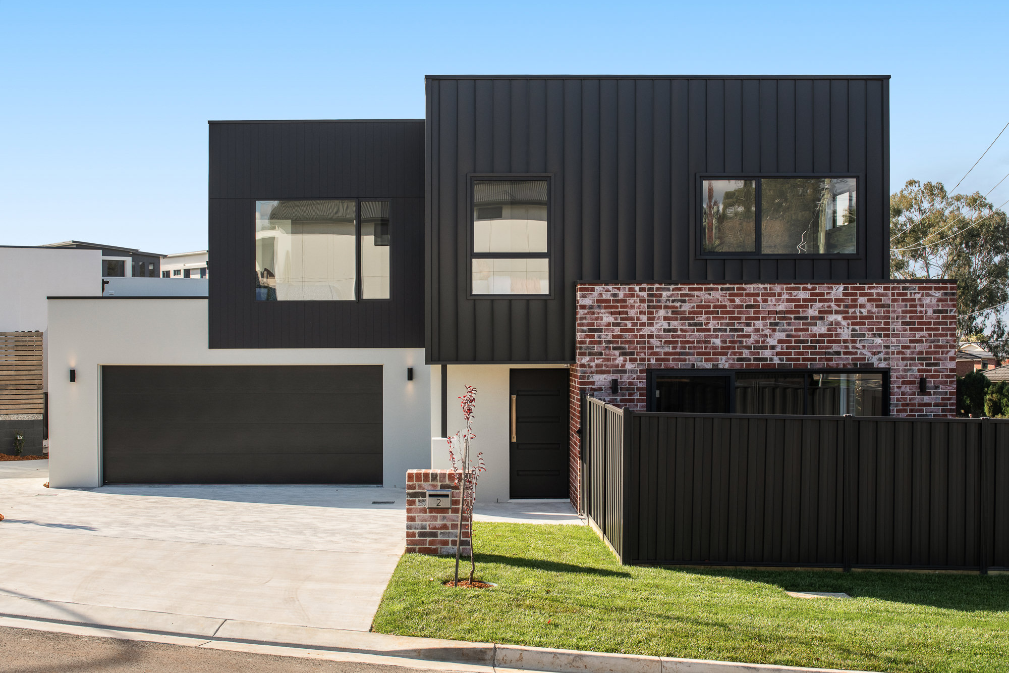 2 Leeman Court, Riverside