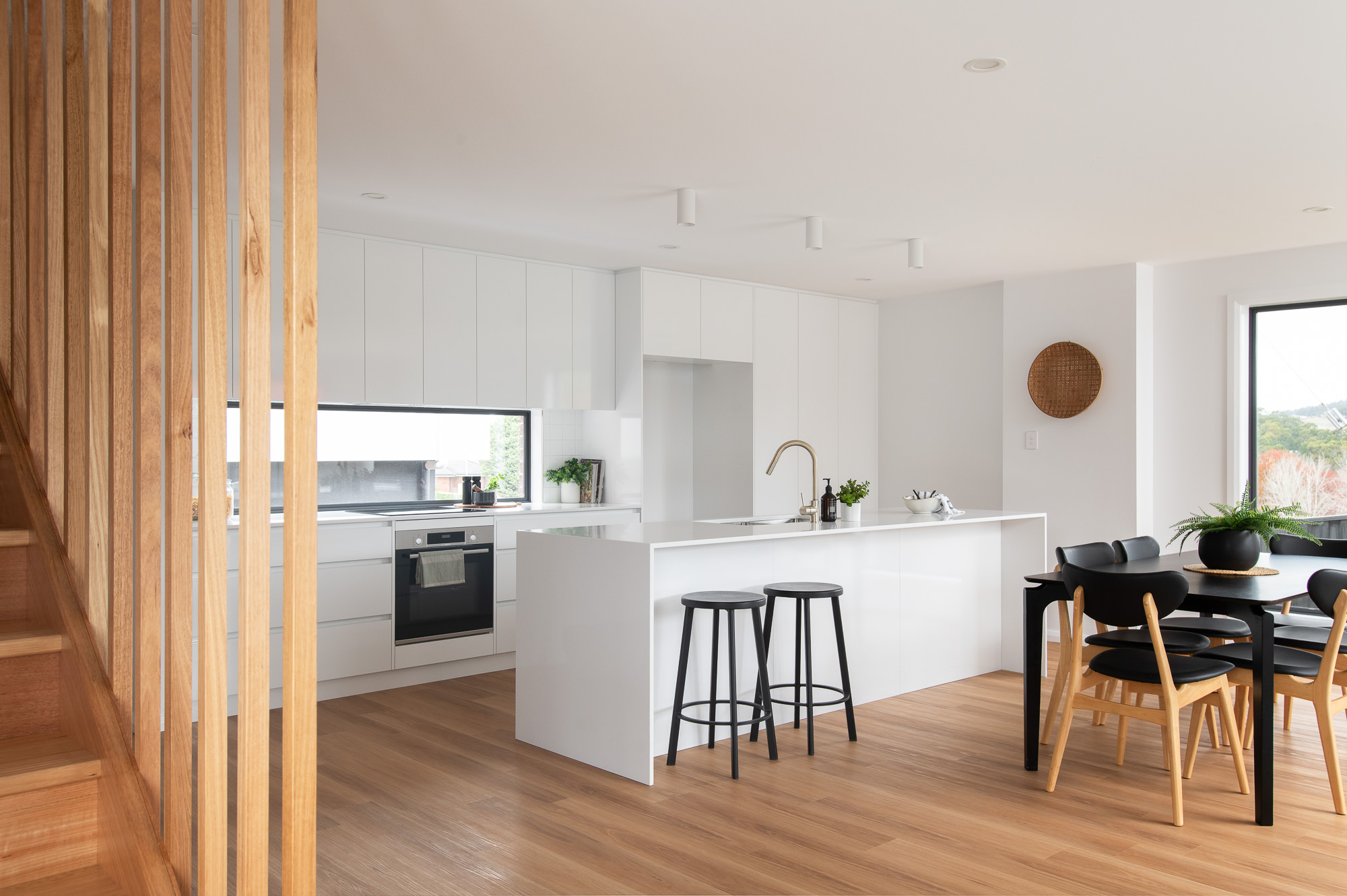 2 Leeman Court, Riverside