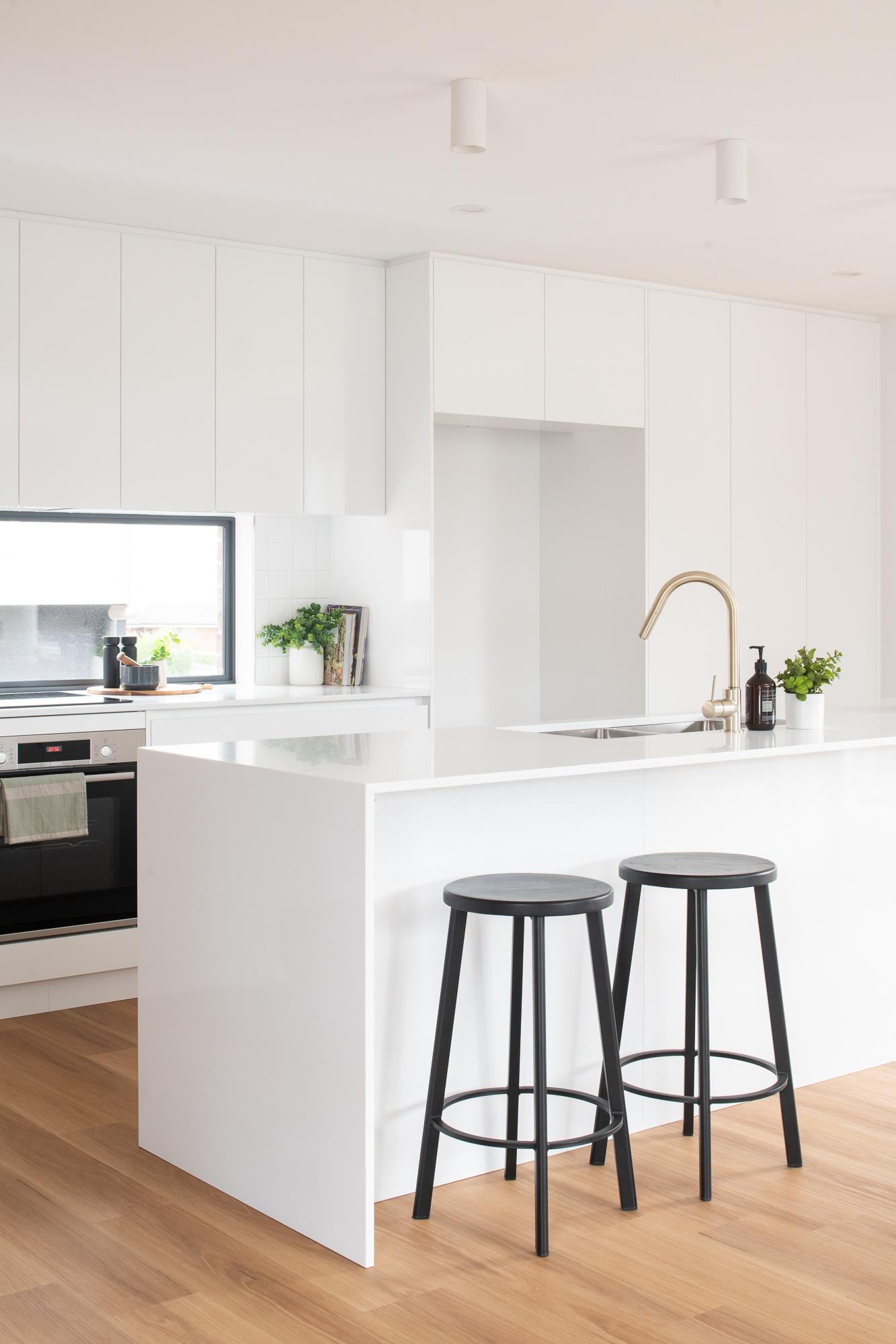 2 Leeman Court, Riverside