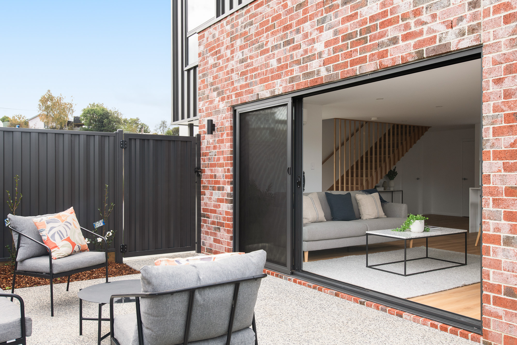 2 Leeman Court, Riverside