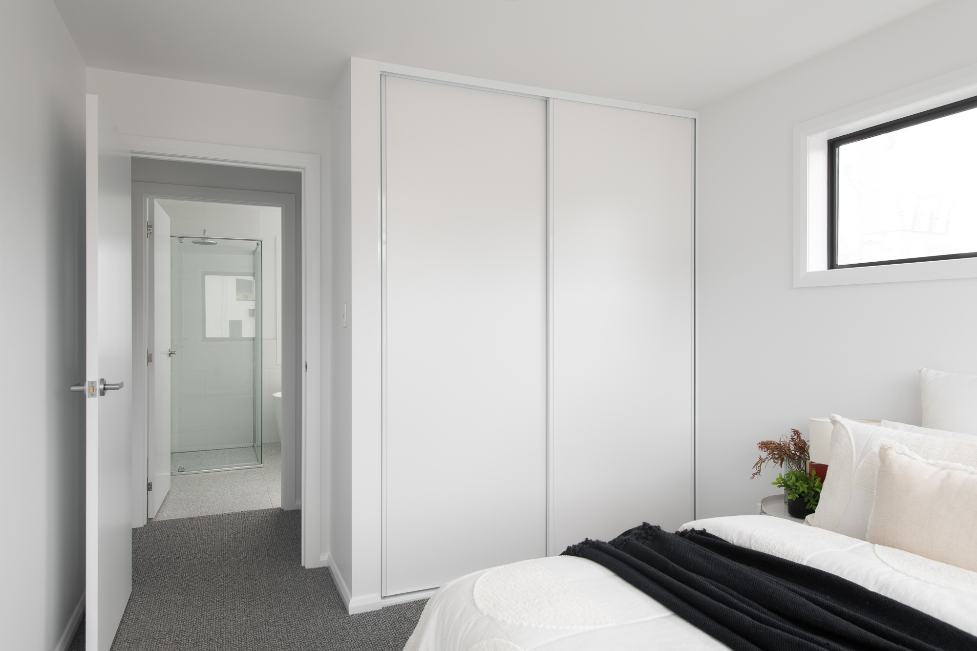 2 Leeman Court, Riverside