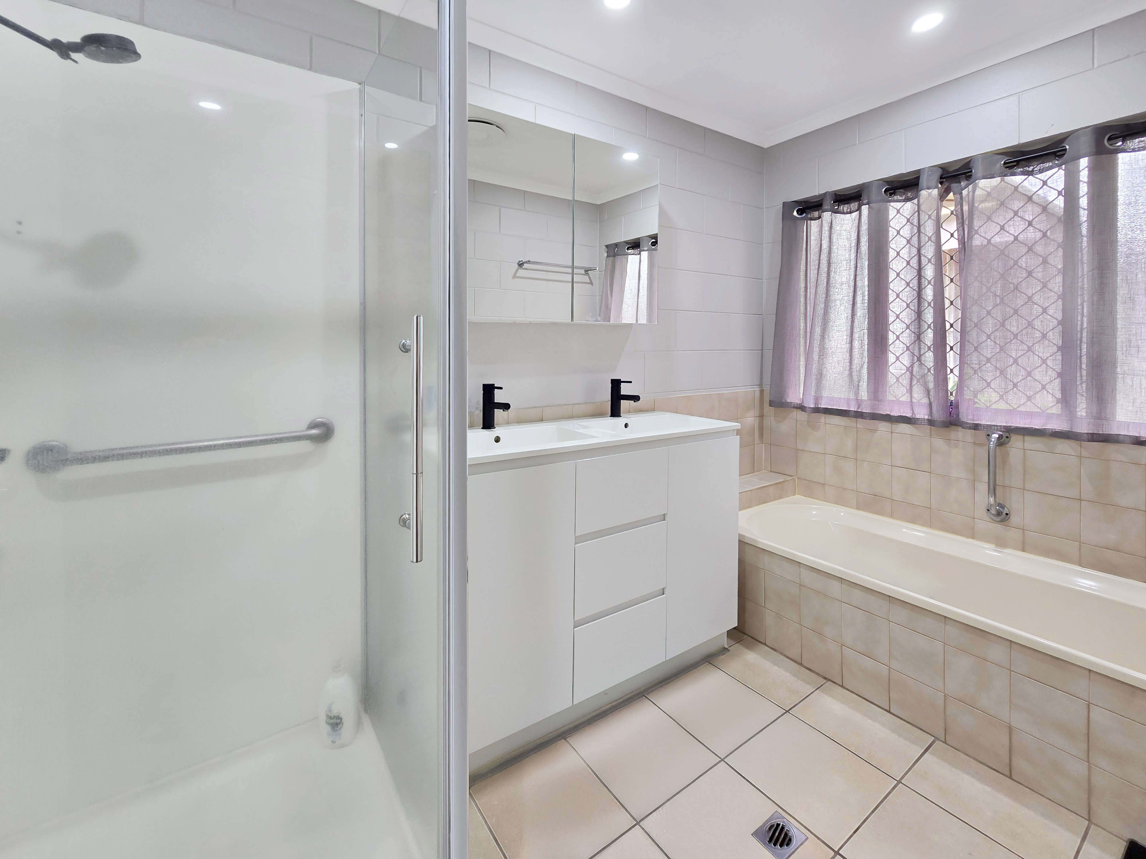 5 / 23 Tower Avenue, Atherton