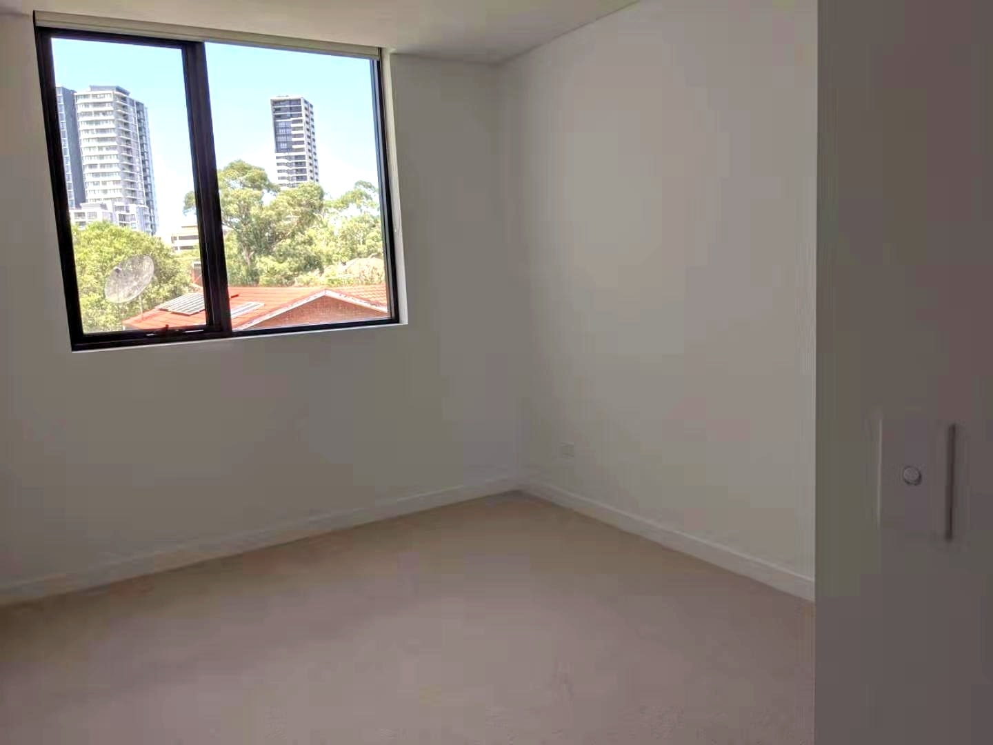 306 / 18 Cliff Road - Main View 3