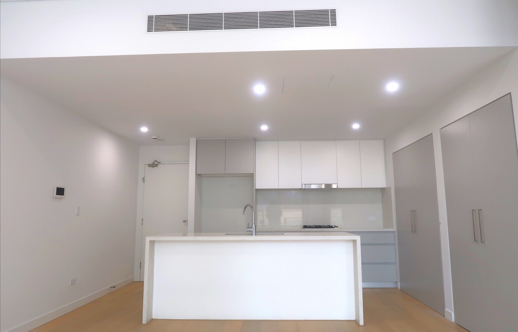 306 / 18 Cliff Road - Main View 1