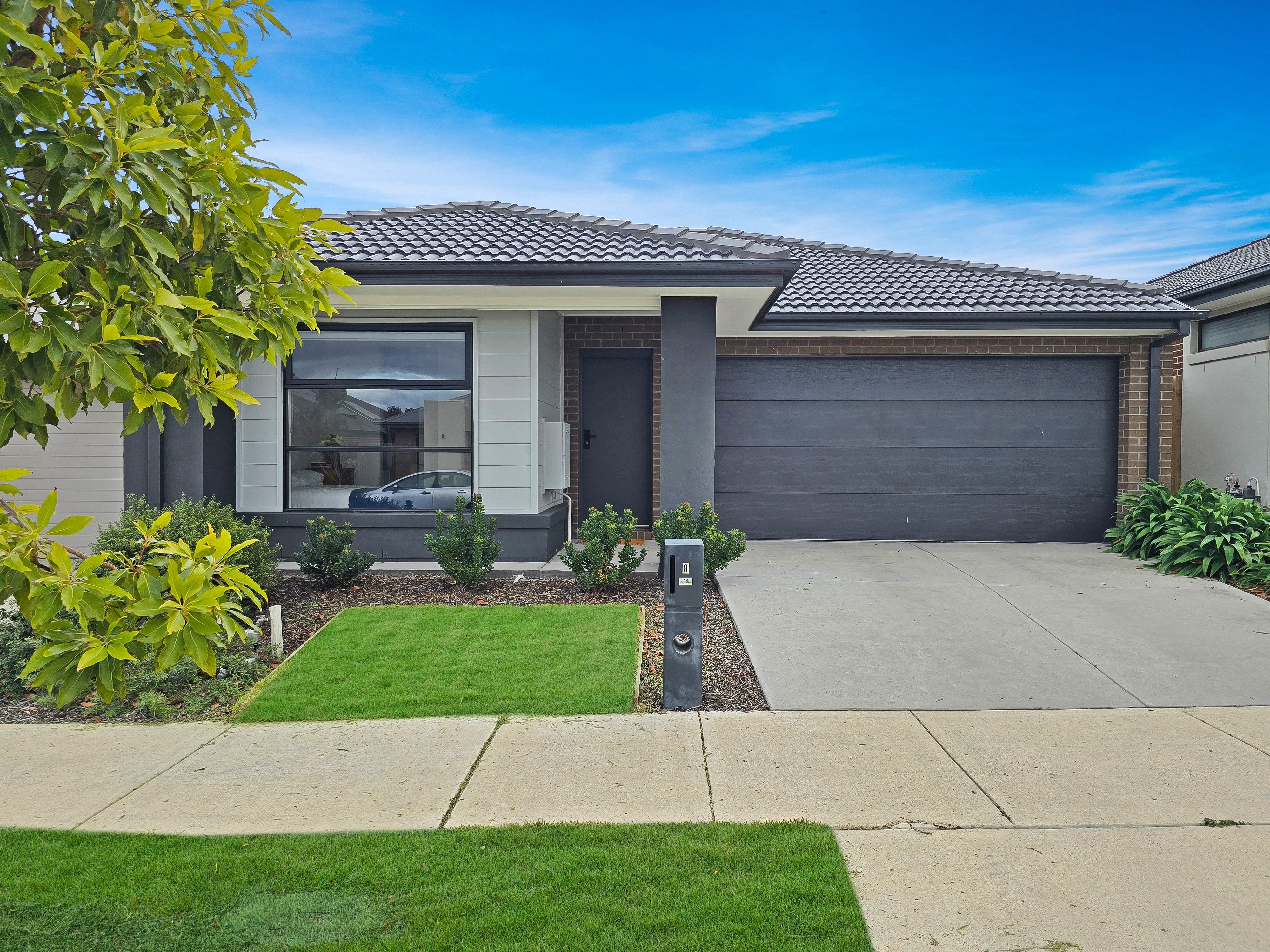 Listing image for 8 Limestone Street, CHARLEMONT  VIC  3217