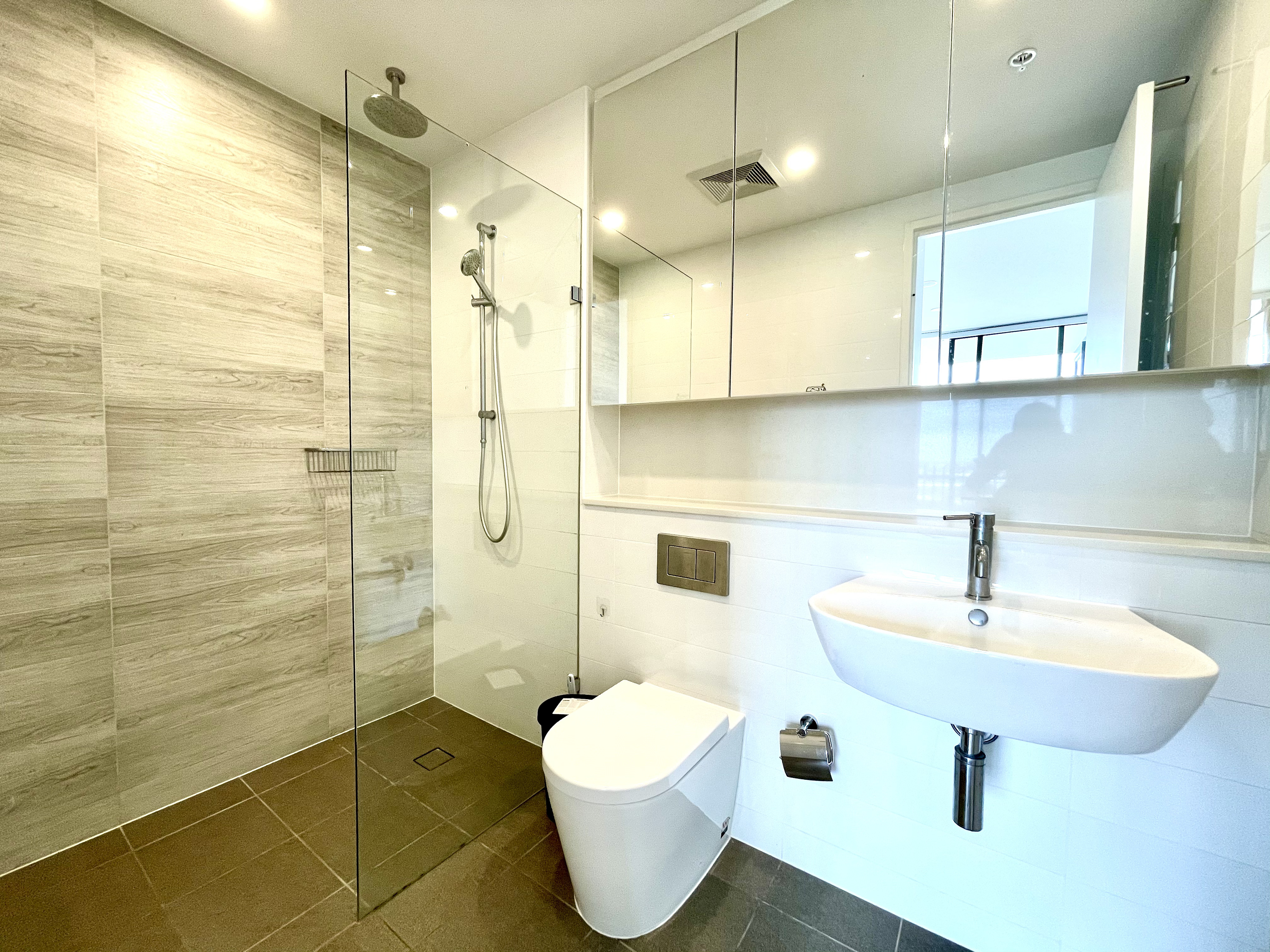 b 810 / 6 Paul Street - Lightbox View 8