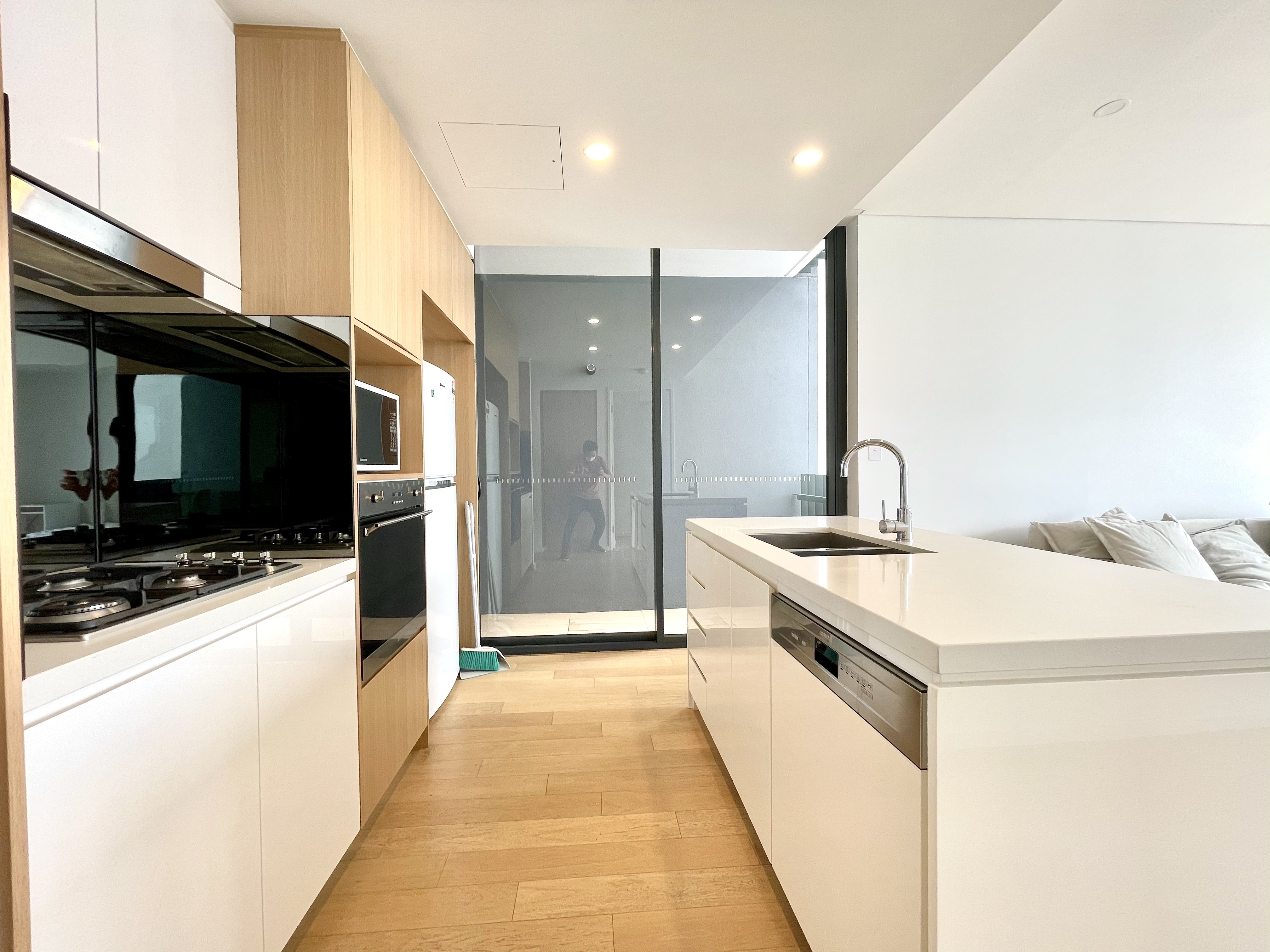 b 810 / 6 Paul Street - Lightbox View 3