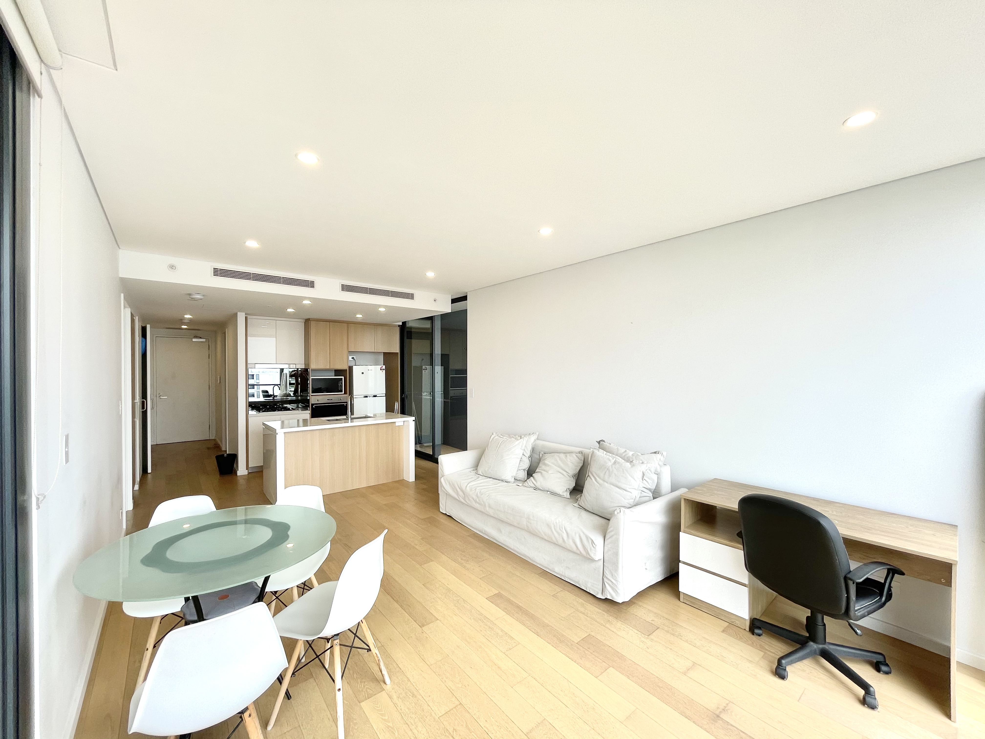 b 810 / 6 Paul Street - Lightbox View 2