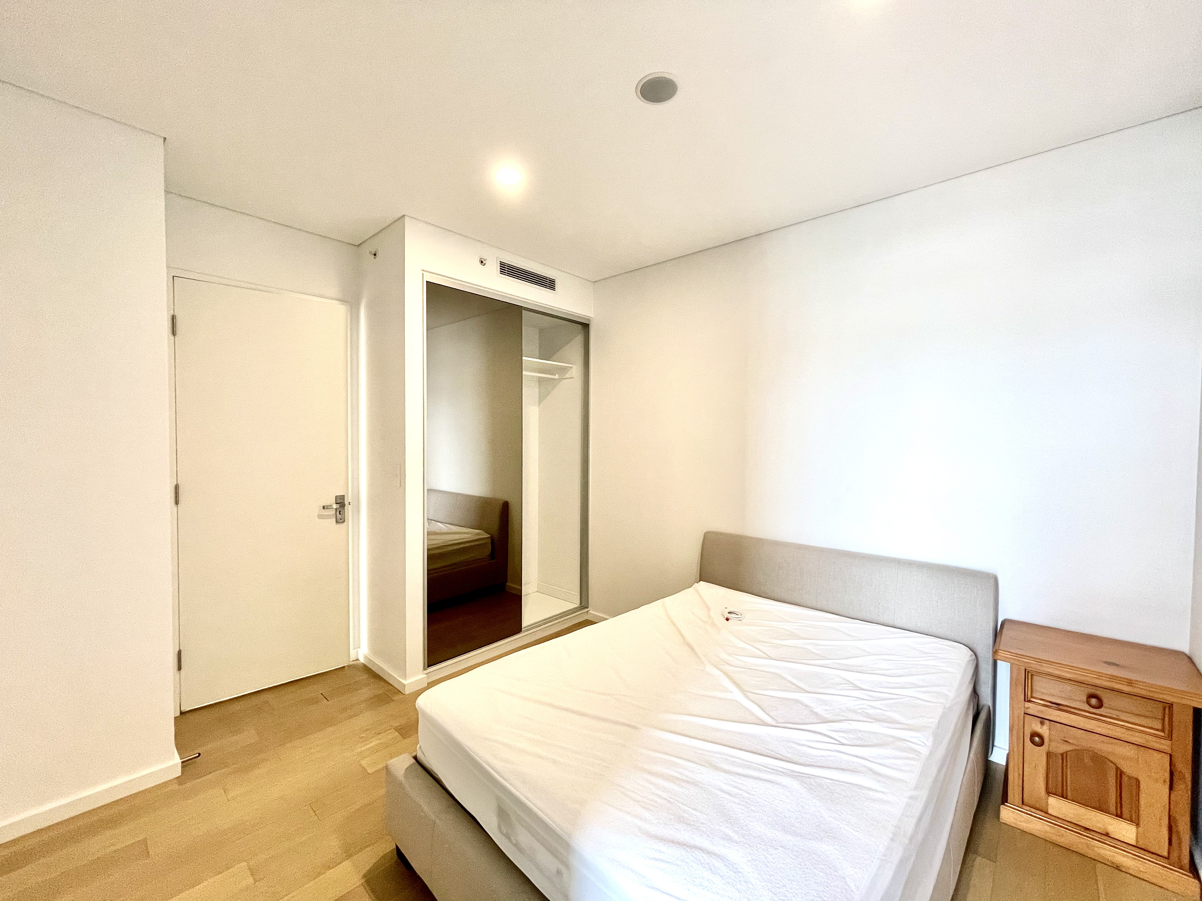 b 810 / 6 Paul Street - Lightbox View 4