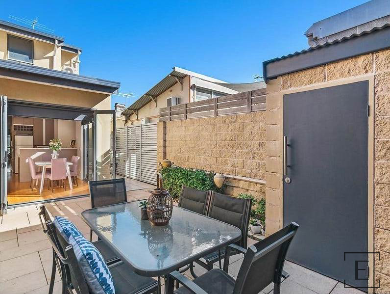 21 Hilly Street, Mortlake