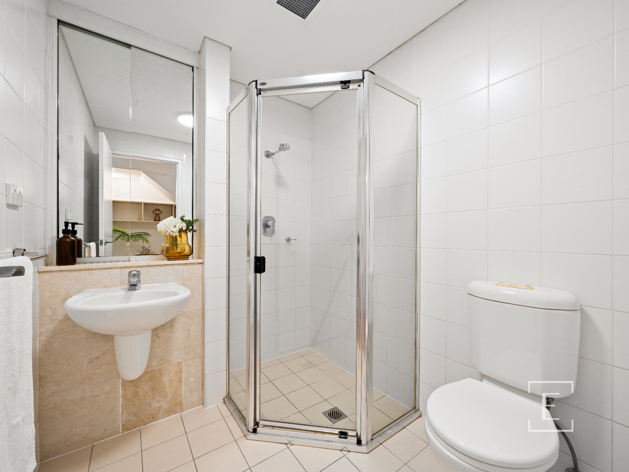 213e / 138 Carillon Avenue, Newtown