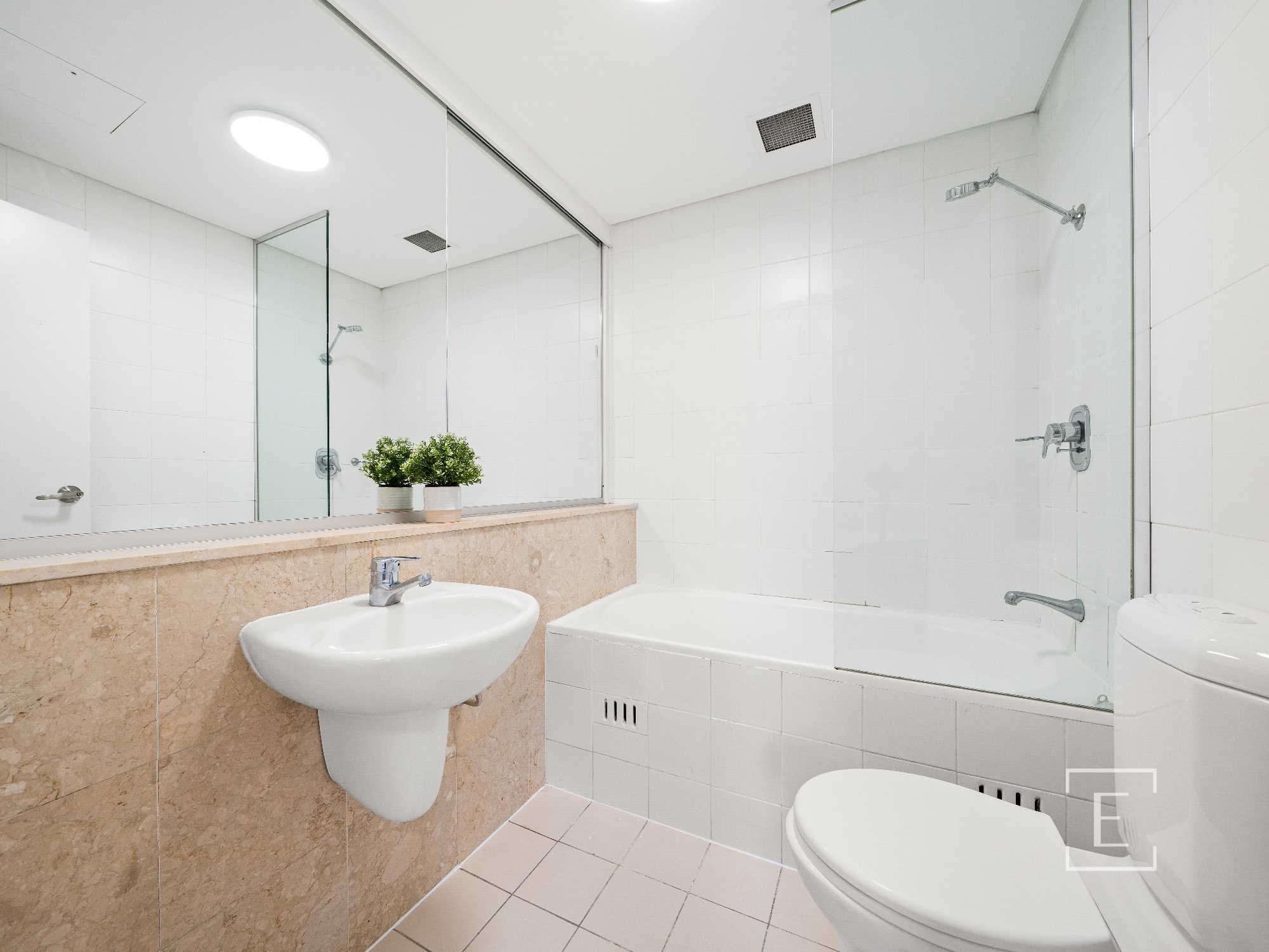 213e / 138 Carillon Avenue, Newtown