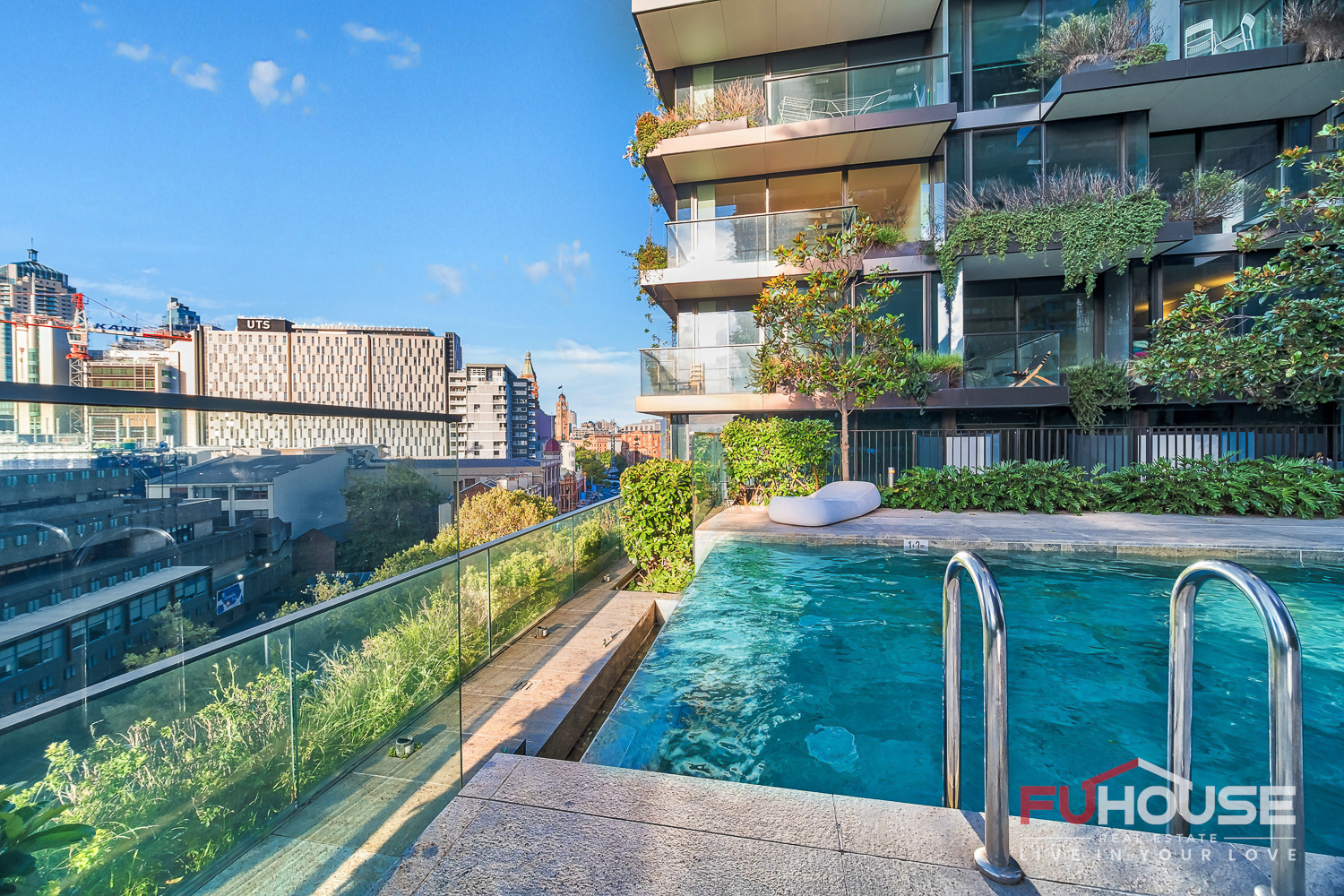 609 / 3 Carlton Street - Main View 13