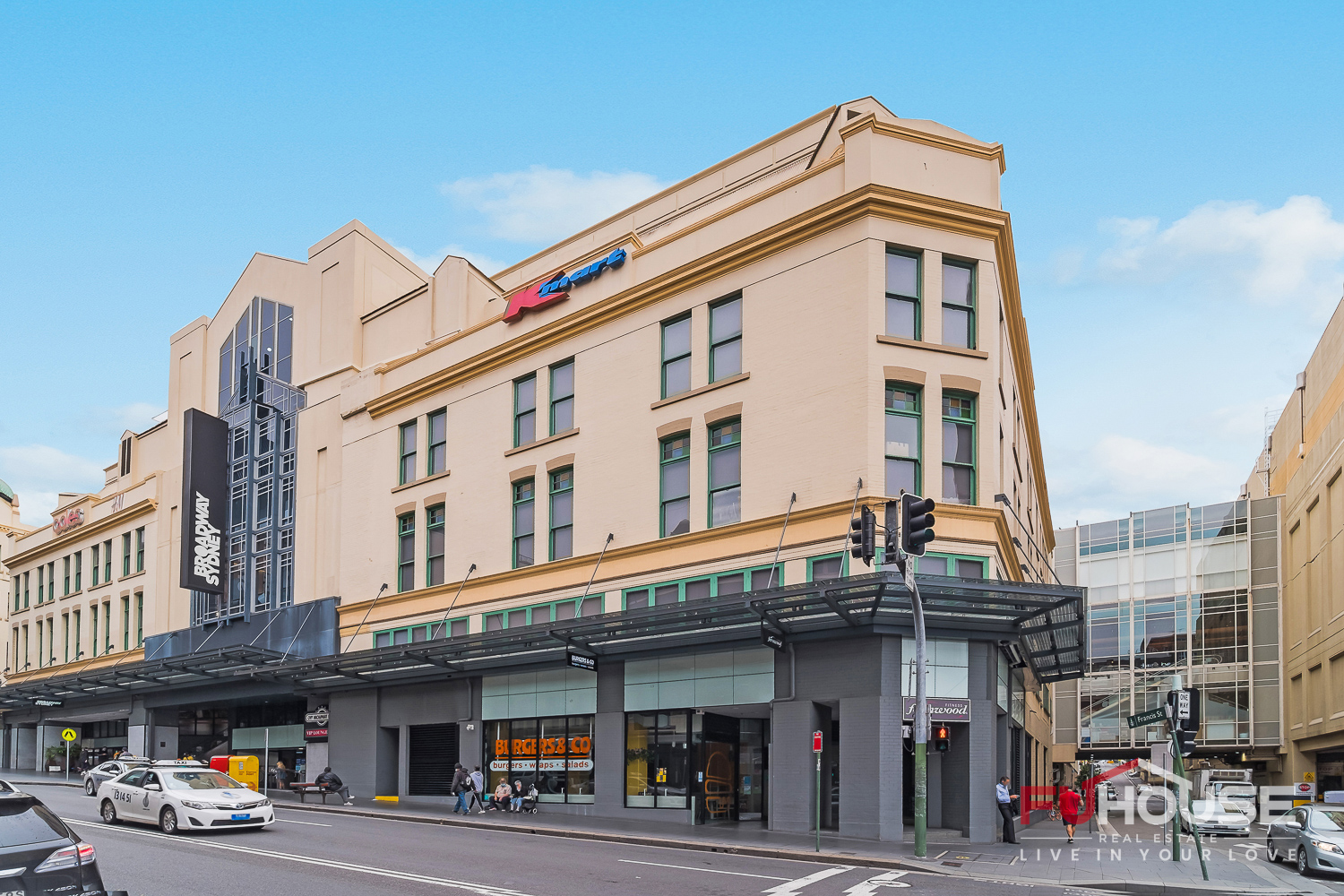609 / 3 Carlton Street - Main View 17