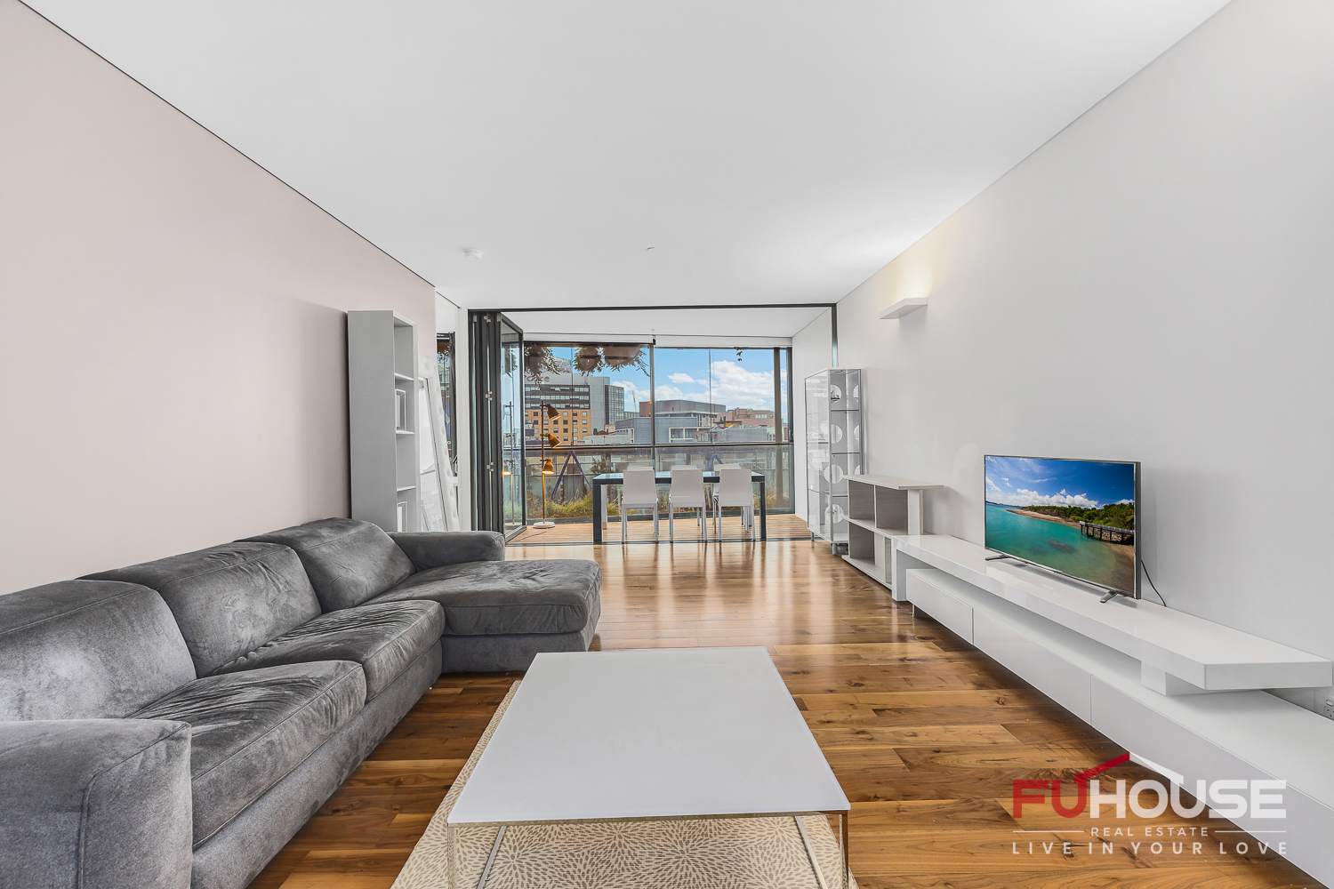 609 / 3 Carlton Street - Main View 1