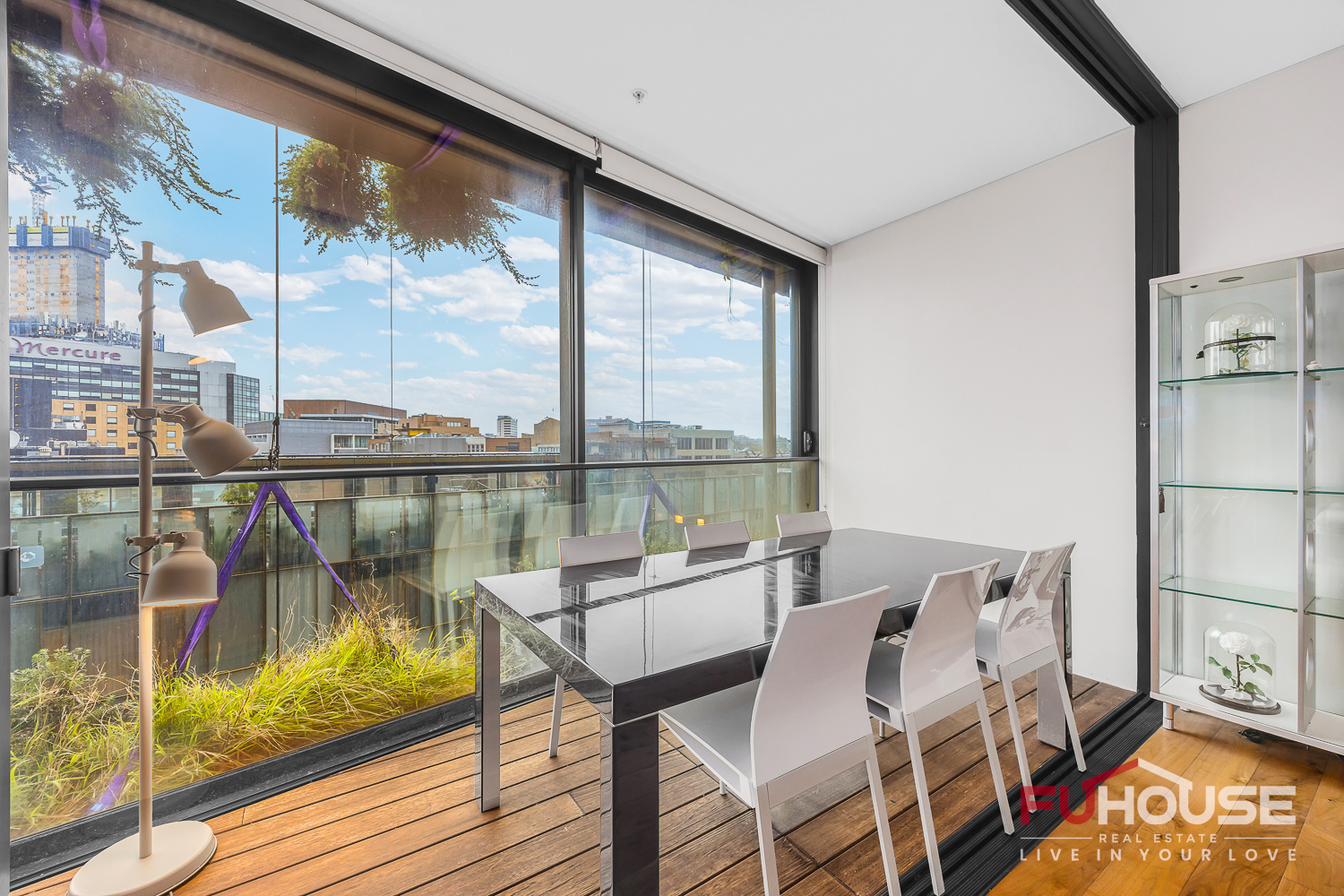 609 / 3 Carlton Street - Main View 4