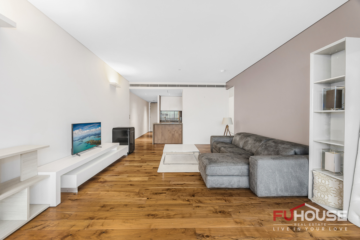 609 / 3 Carlton Street - Main View 2