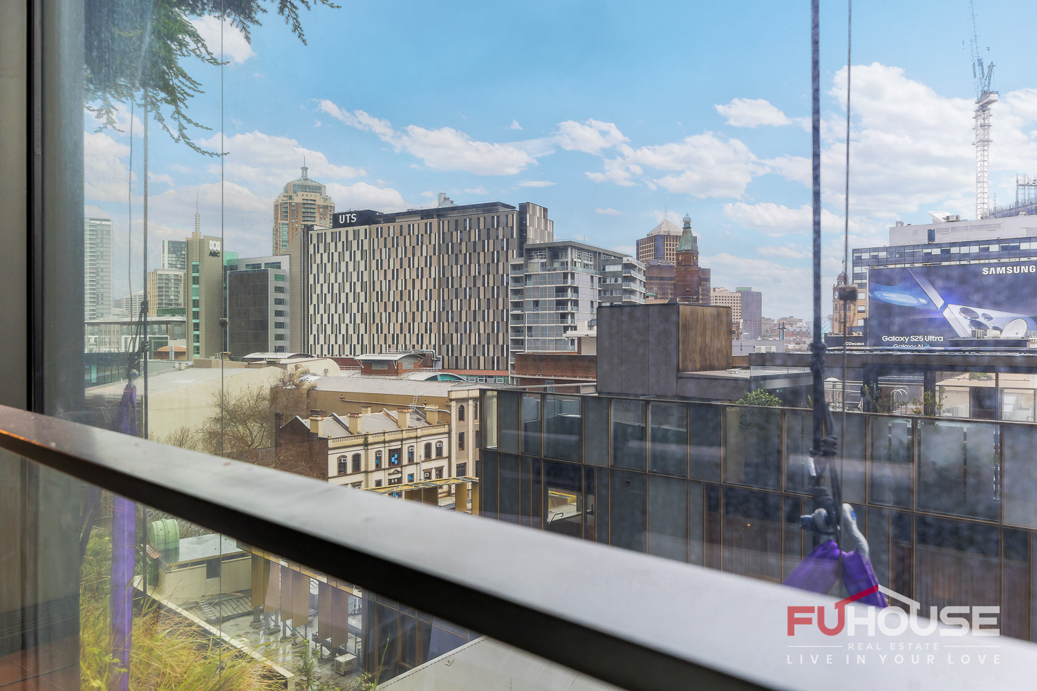 609 / 3 Carlton Street - Main View 11