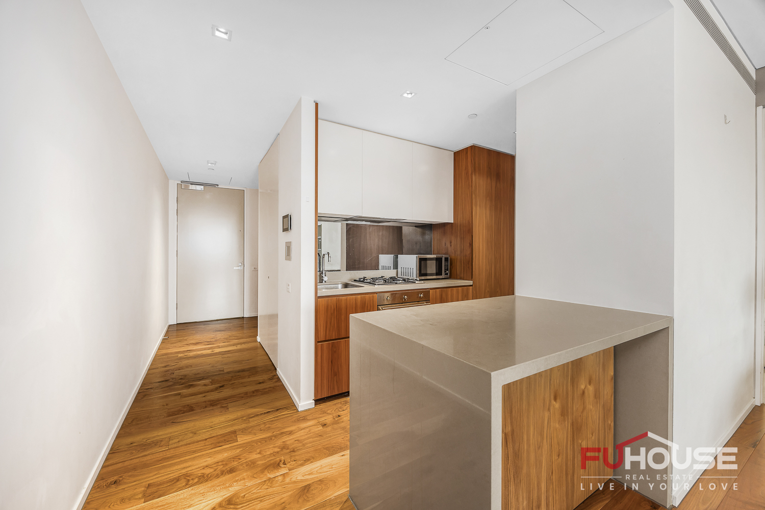 609 / 3 Carlton Street - Main View 6