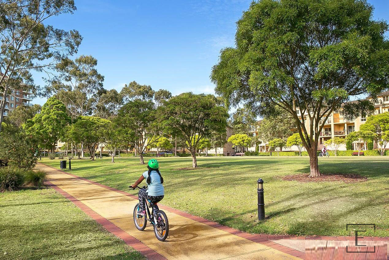 607 / 8 Wentworth Drive, Liberty Grove