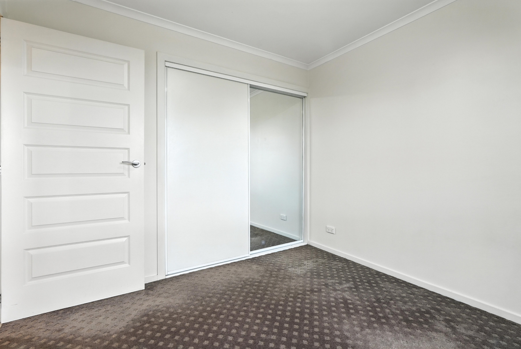 2 / 2 Carol Court, Westbury