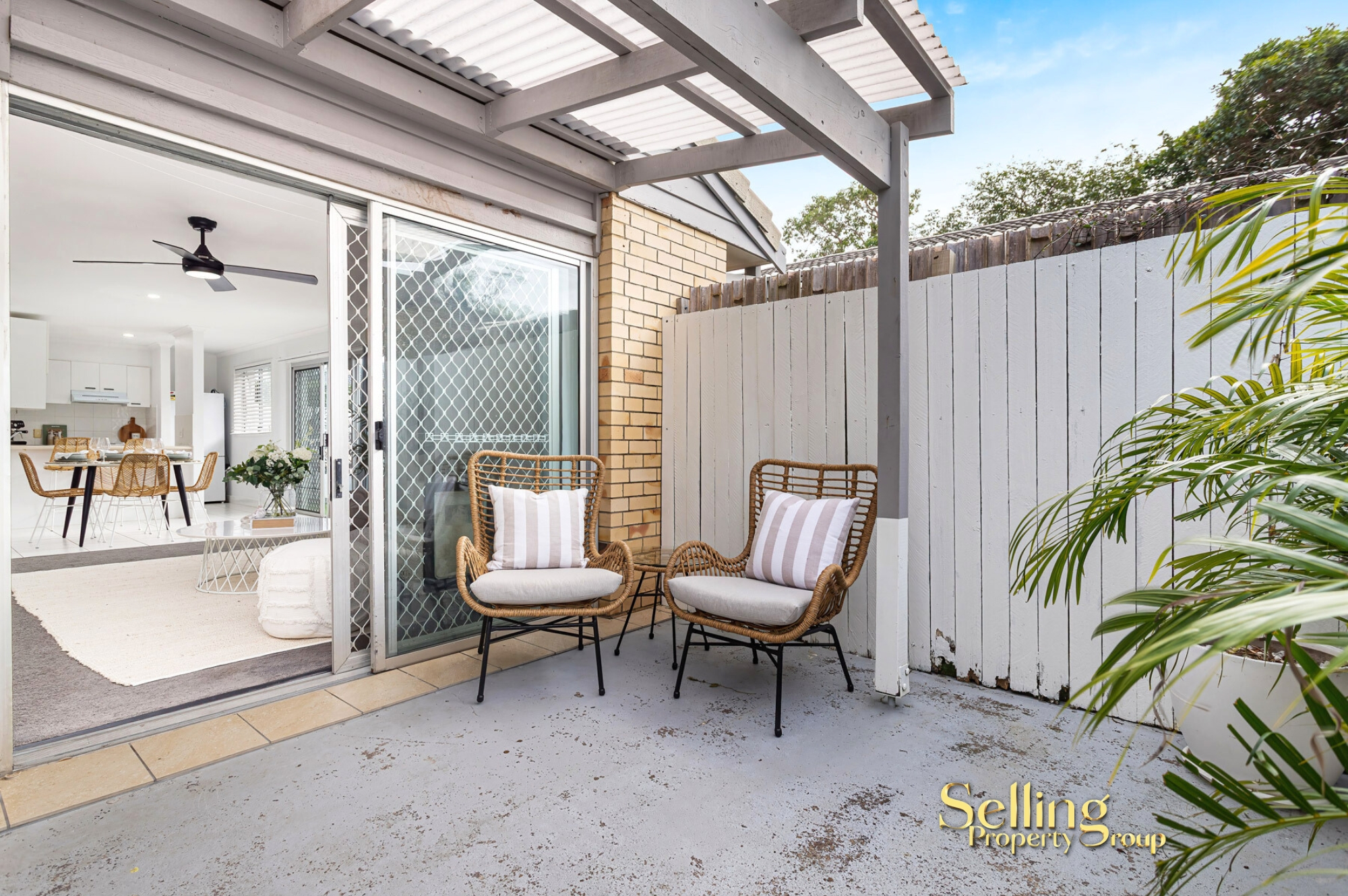 2 / 6 Brookside Road, Labrador