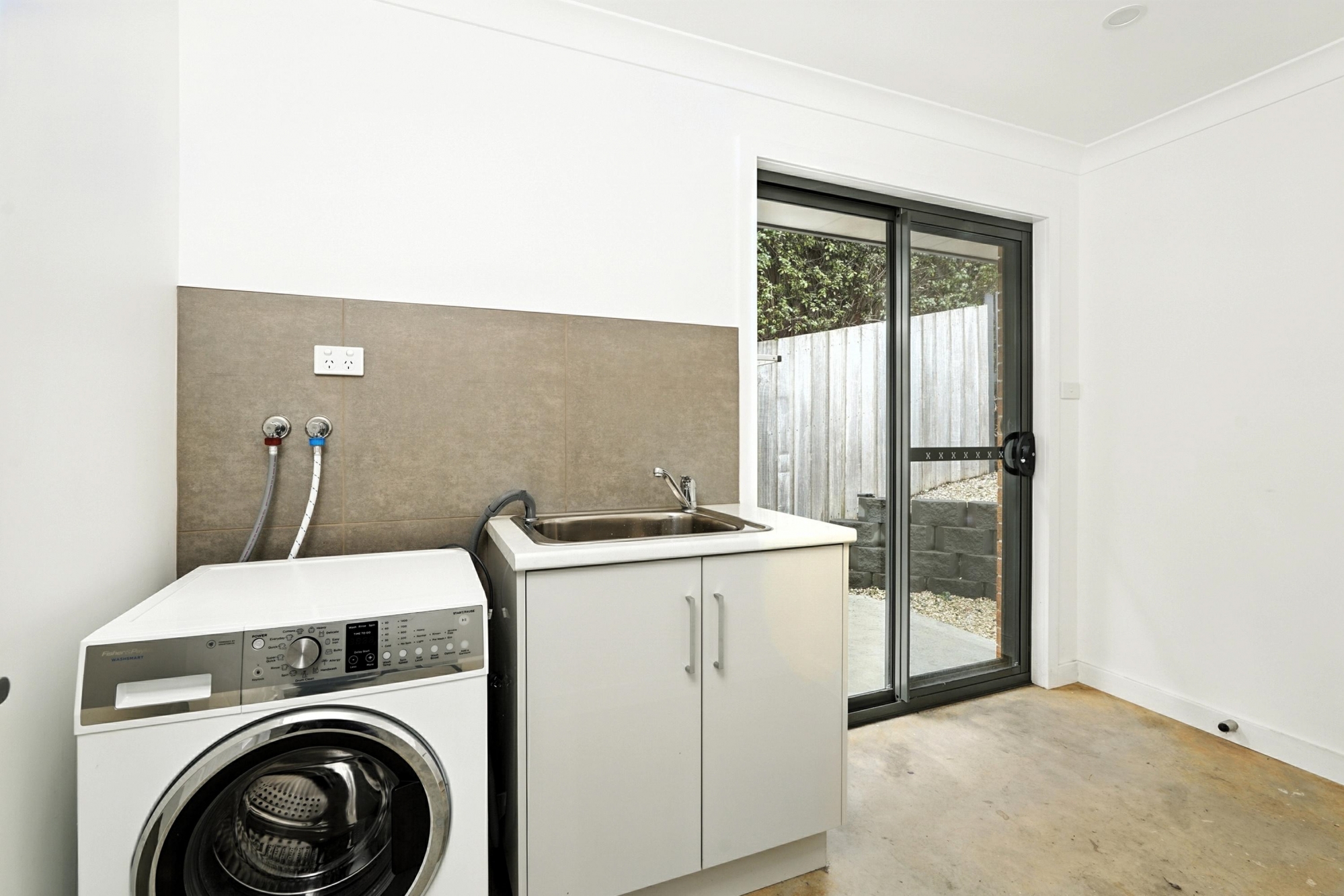 1 / 60 Allison Avenue, Riverside