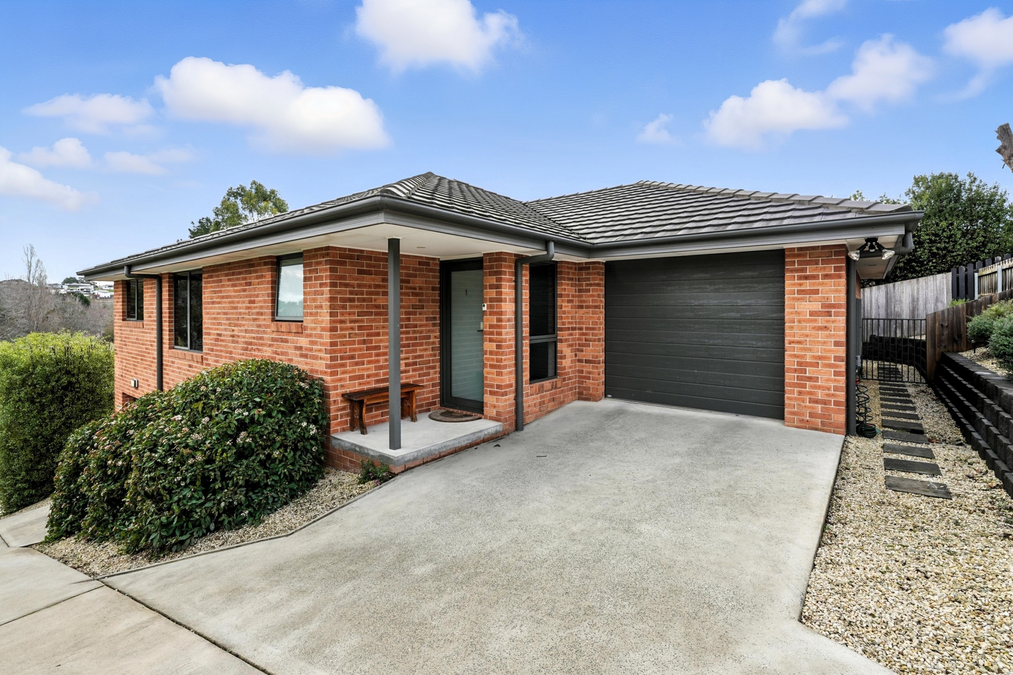 1 / 60 Allison Avenue, Riverside