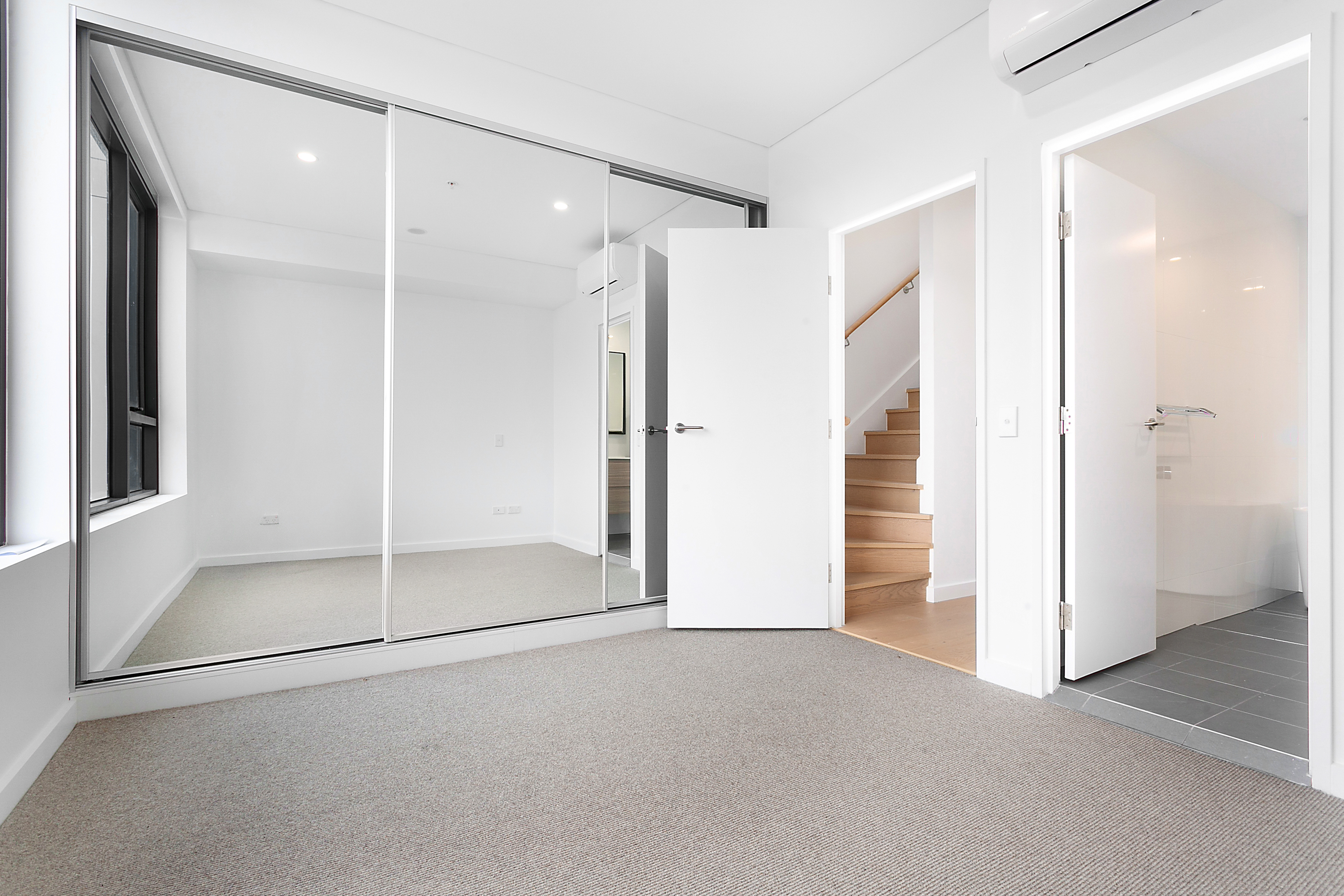 414 / 19 Meredith Street - Lightbox View 3