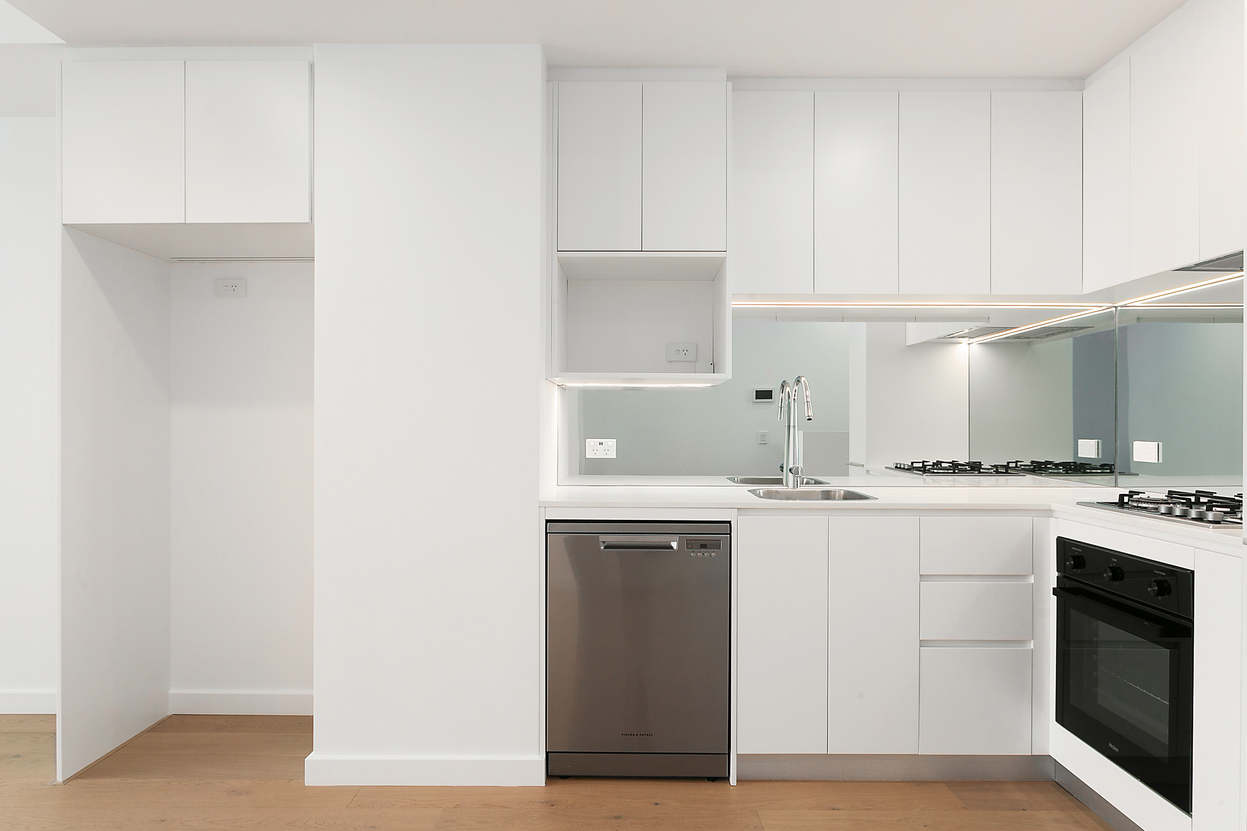 414 / 19 Meredith Street - Lightbox View 6