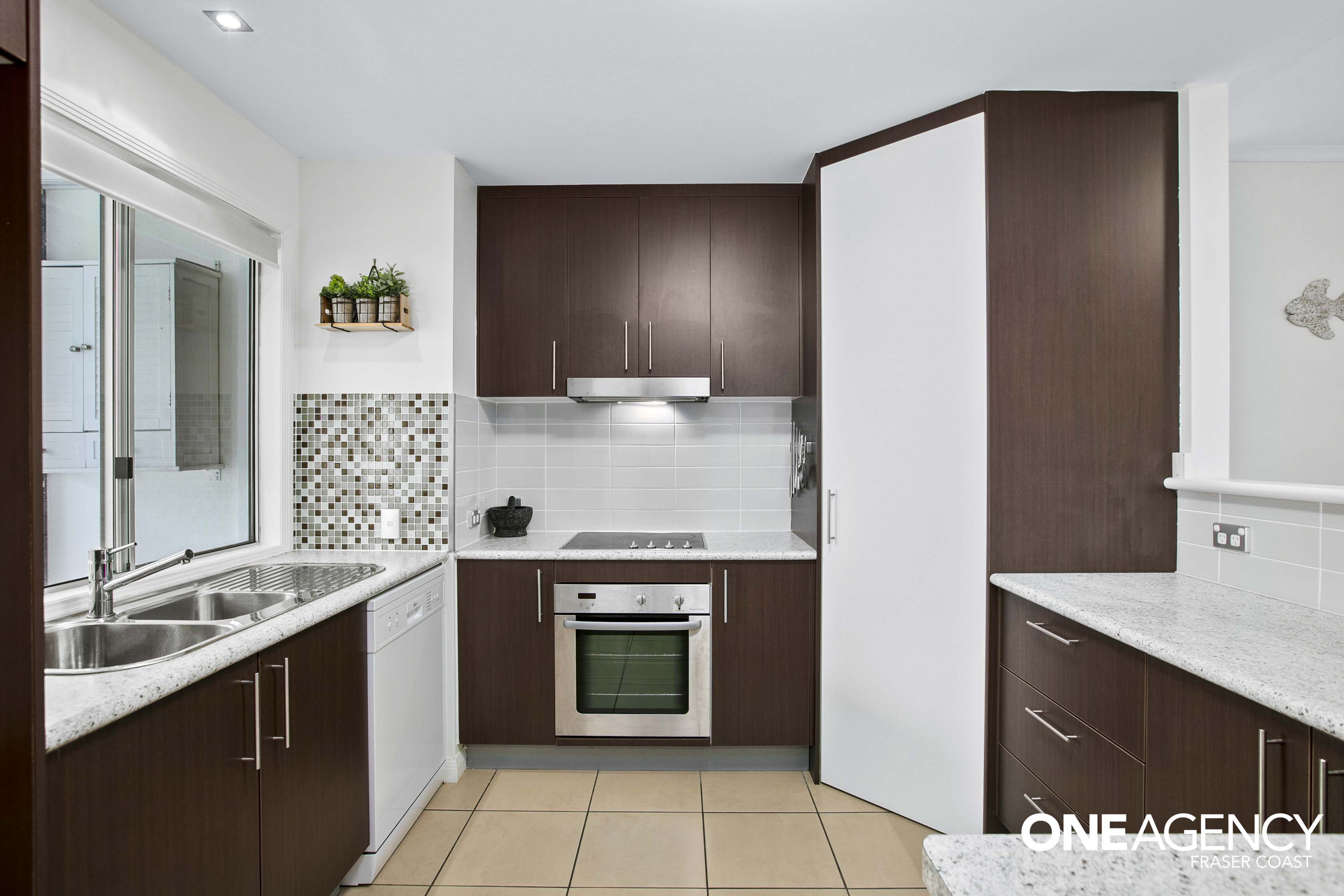 8 / 230 Pulgul Street, Urangan