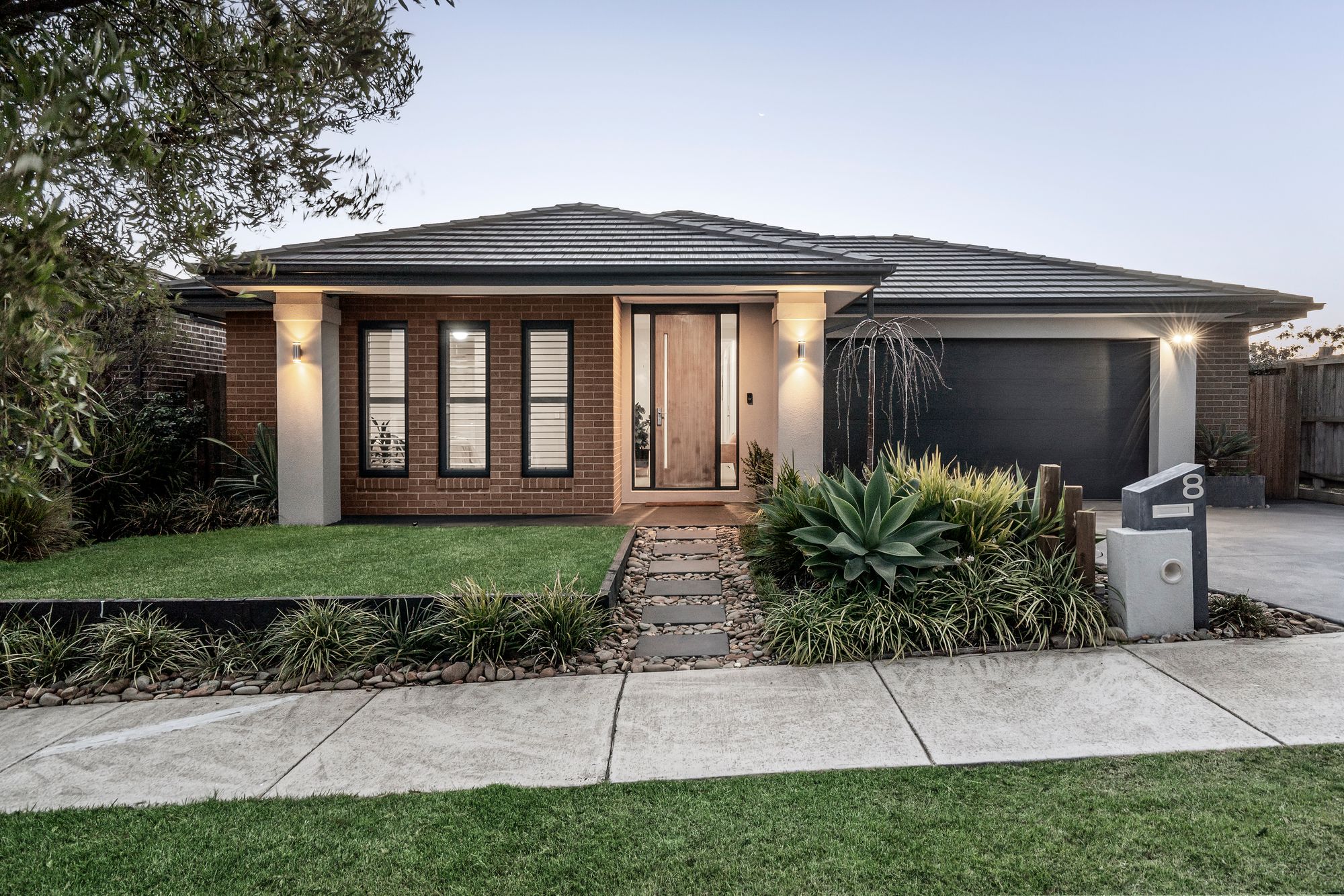 Listing image for 8 Nairn Drive, ARMSTRONG CREEK  VIC  3217