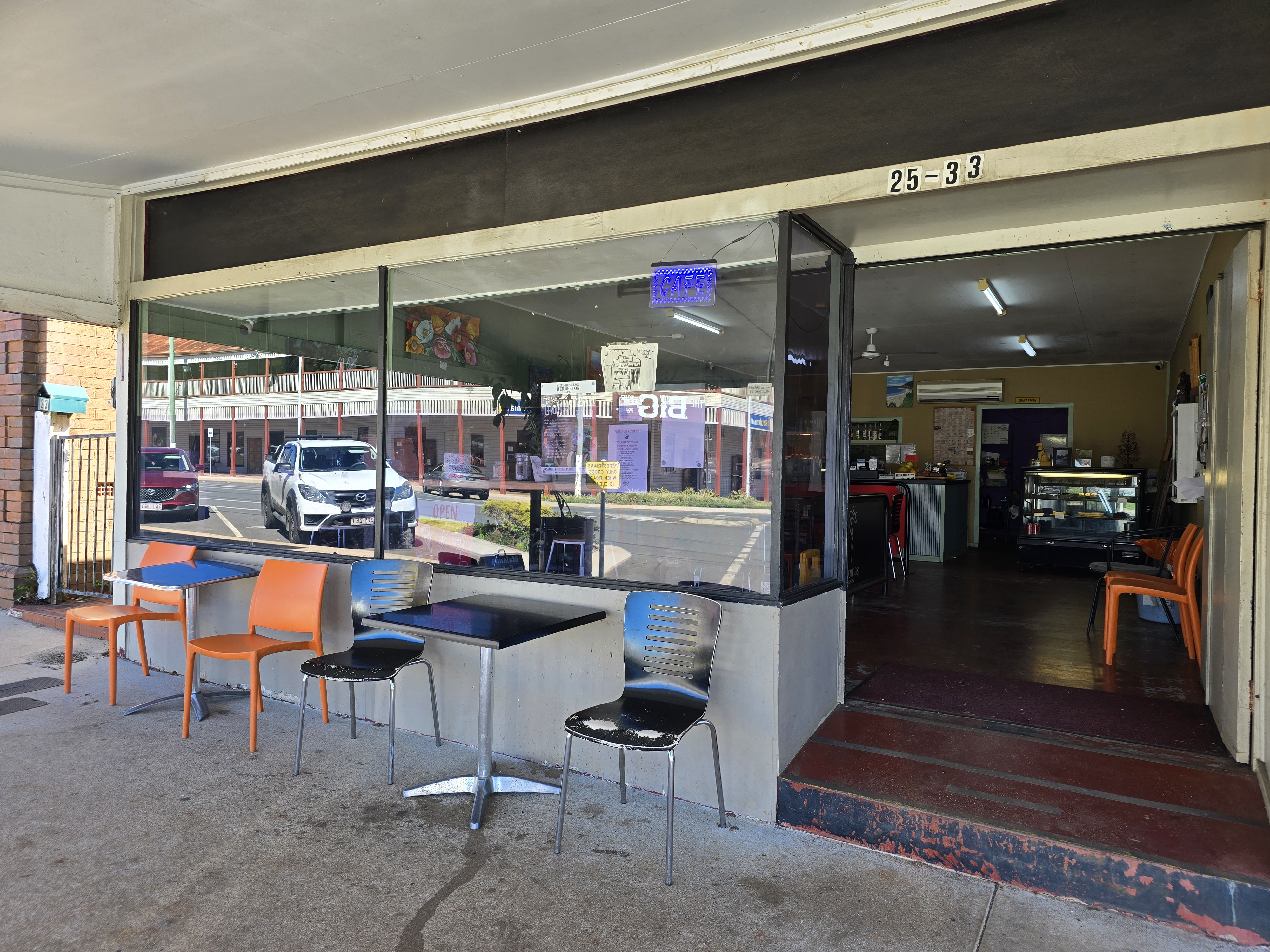 25 English Street, Malanda