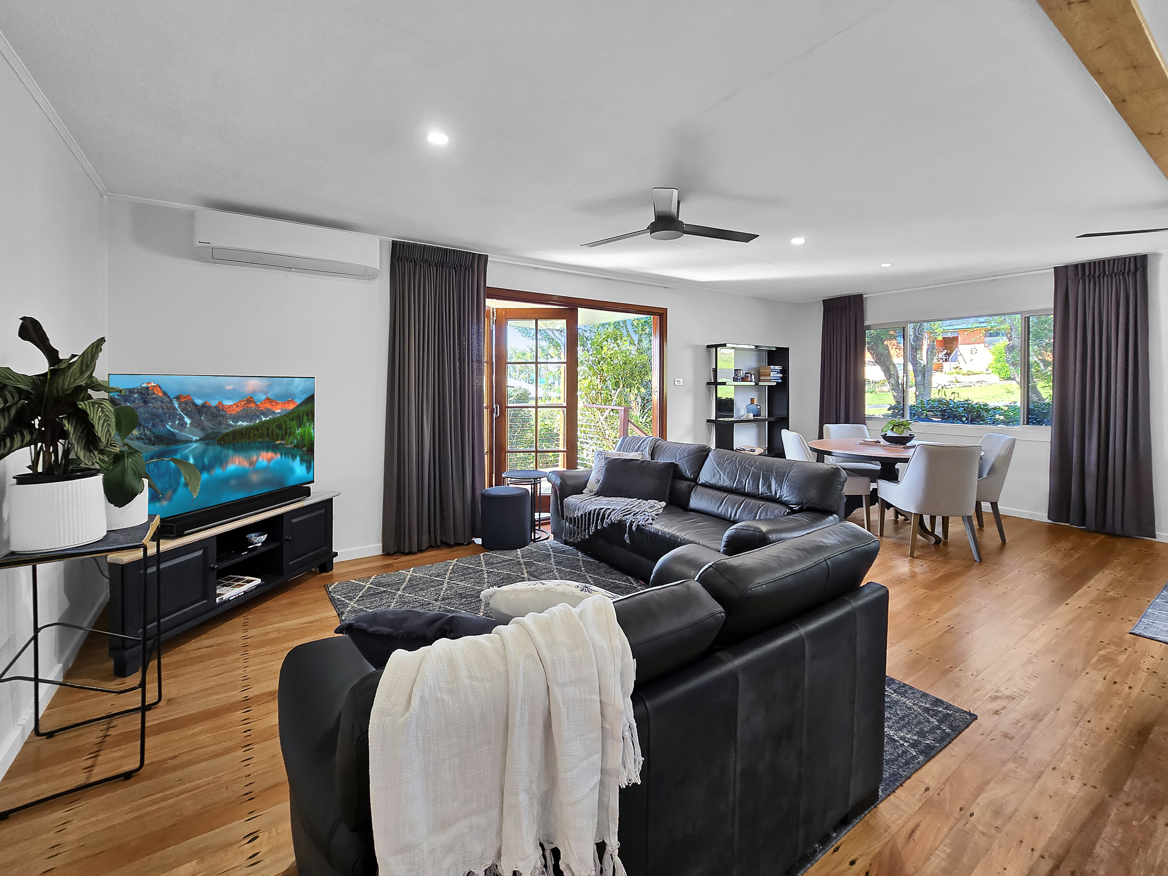 11 Phillips Avenue , Atherton