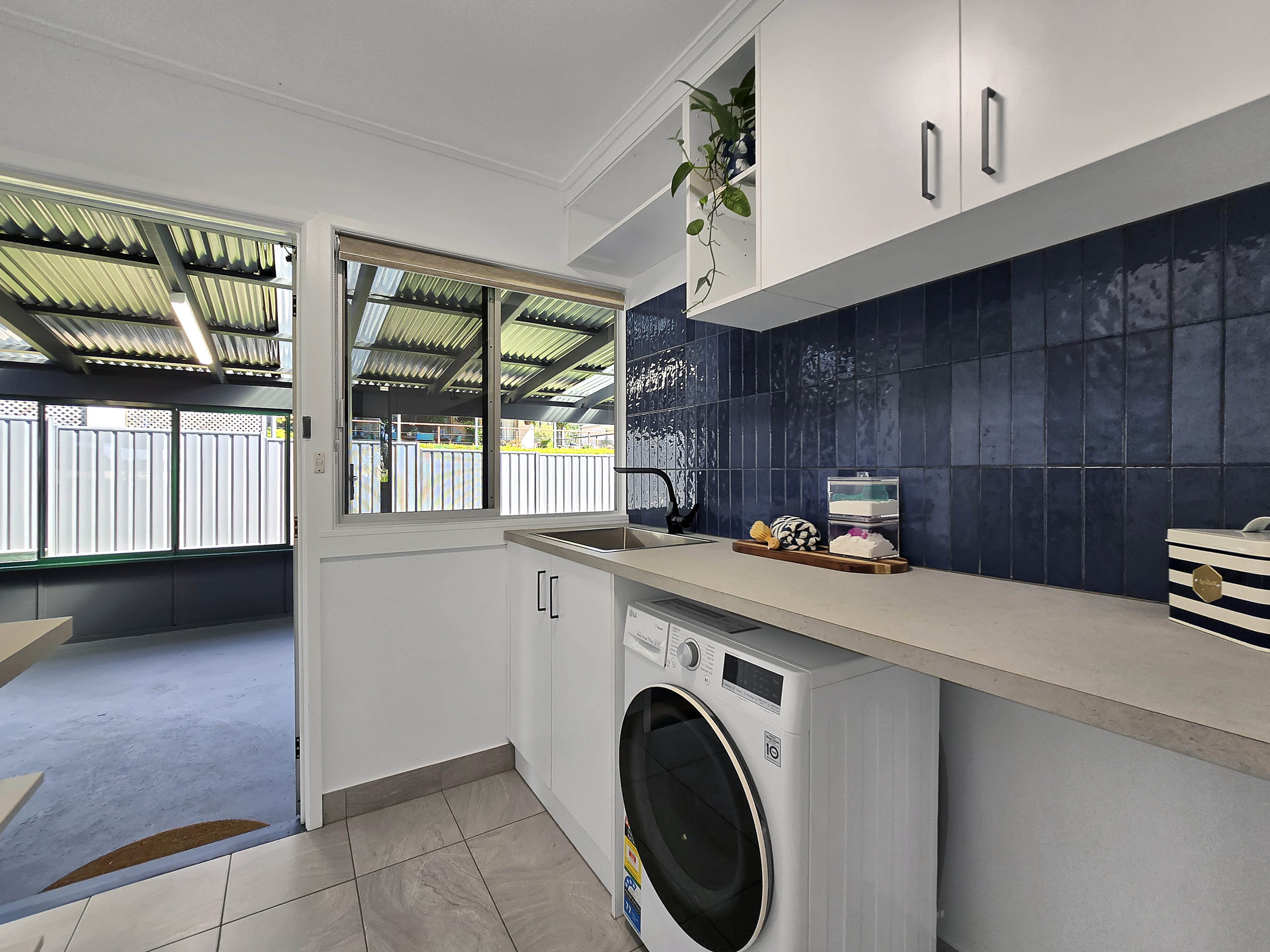 11 Phillips Avenue , Atherton