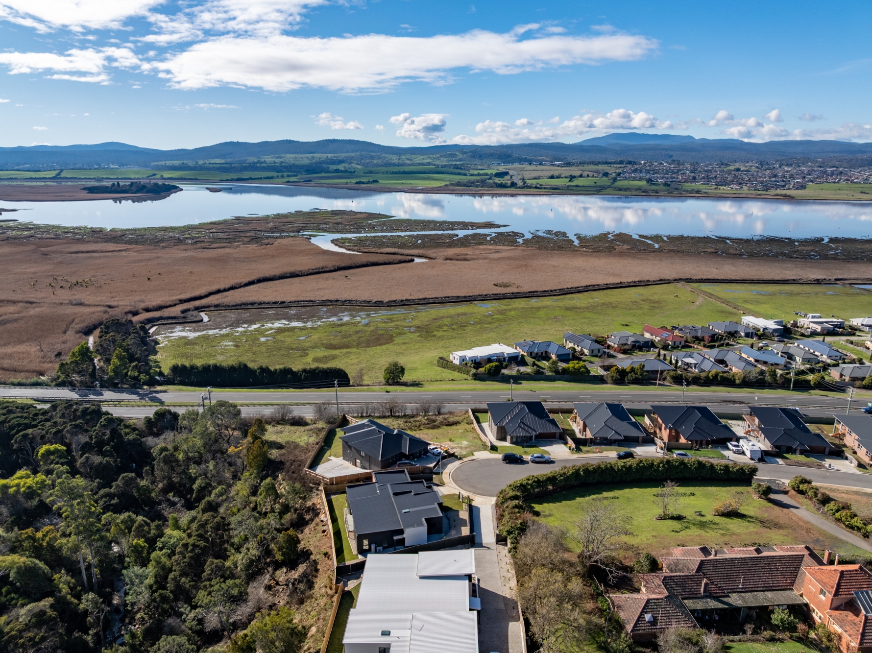 23 Tamar Island Court, Riverside