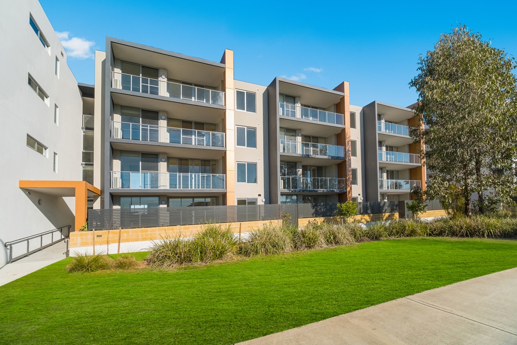 A205 / 98 Lakeside Parade, Jordan Springs