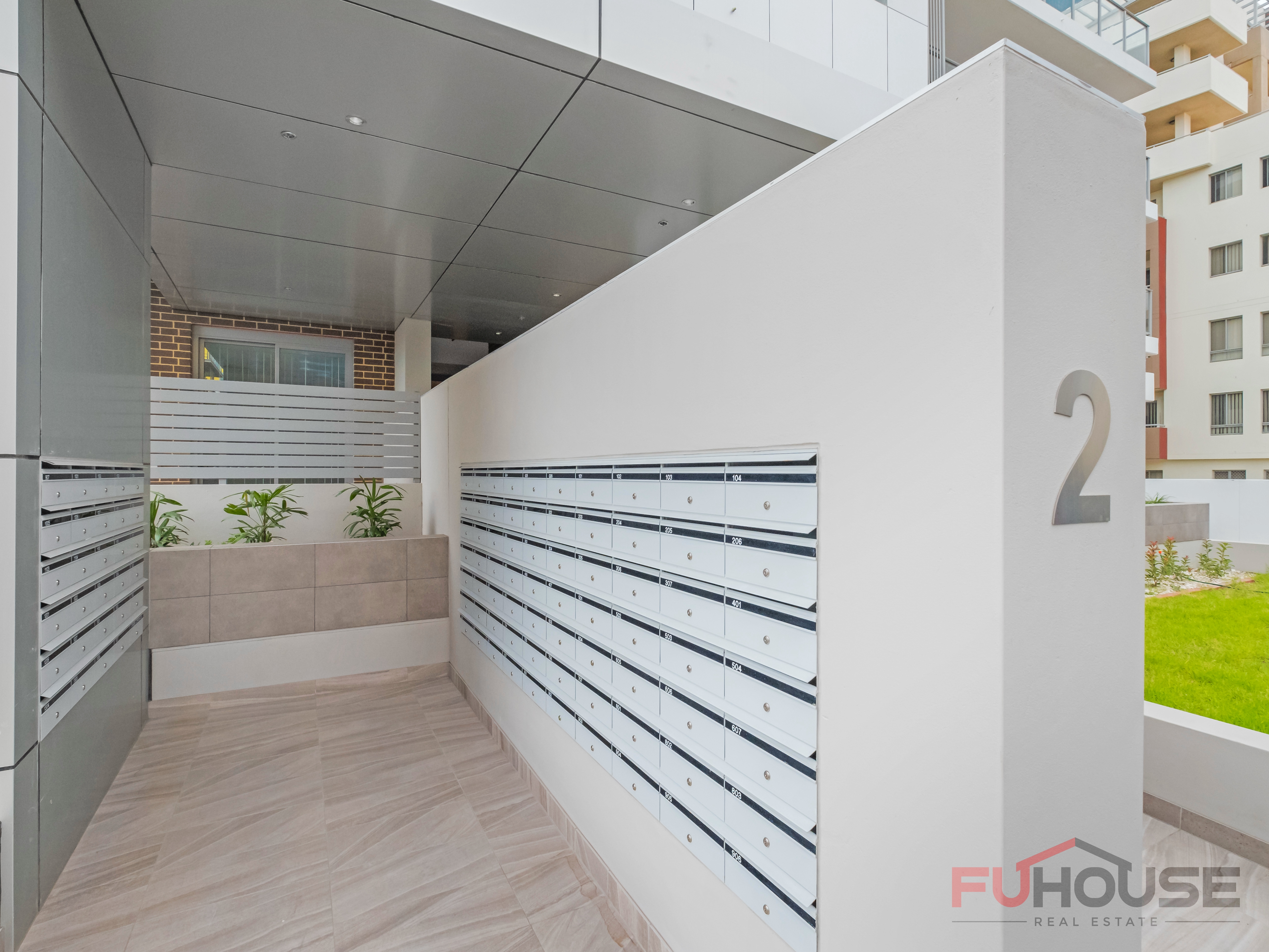 1004 / 2 Lachlan Street - Lightbox View 12