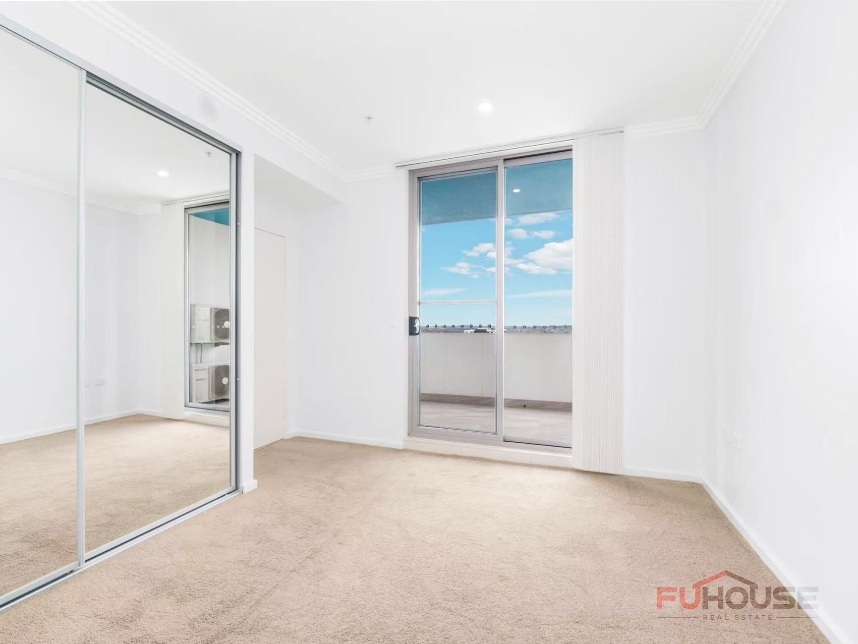 1004 / 2 Lachlan Street - Lightbox View 6